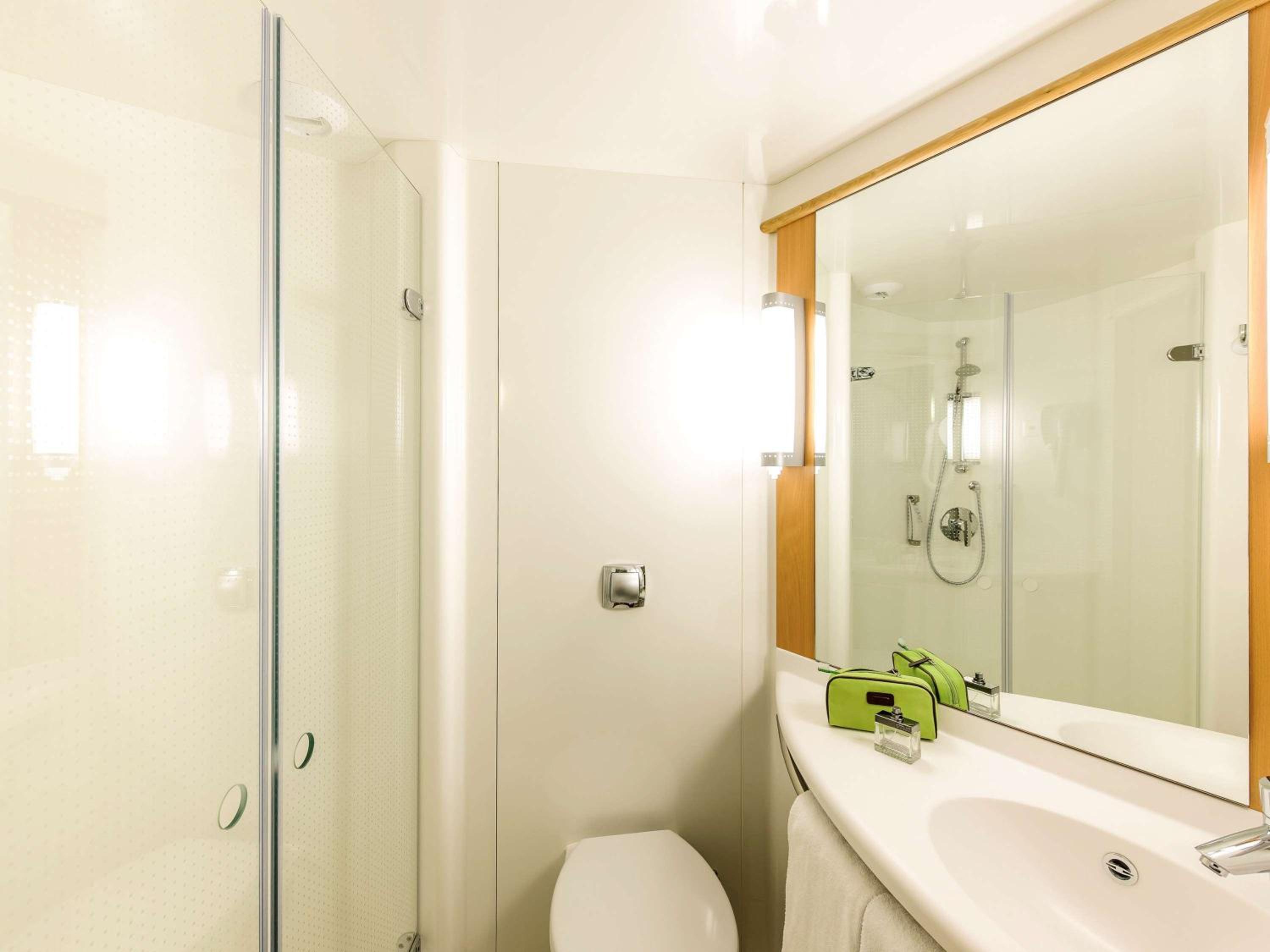 Standard Double Room - Photo 2