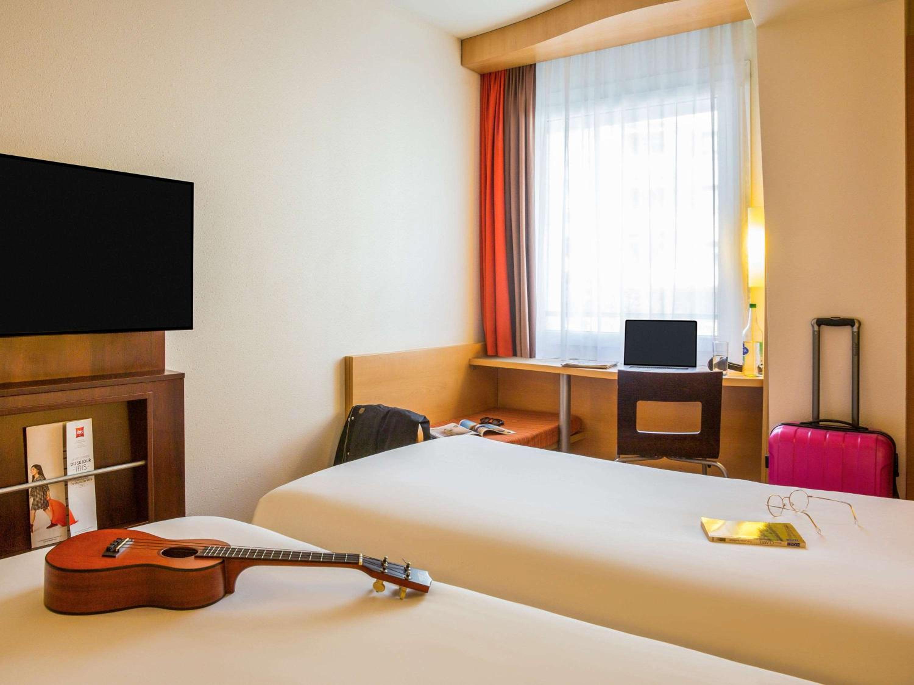 Twin Room - Photo 1