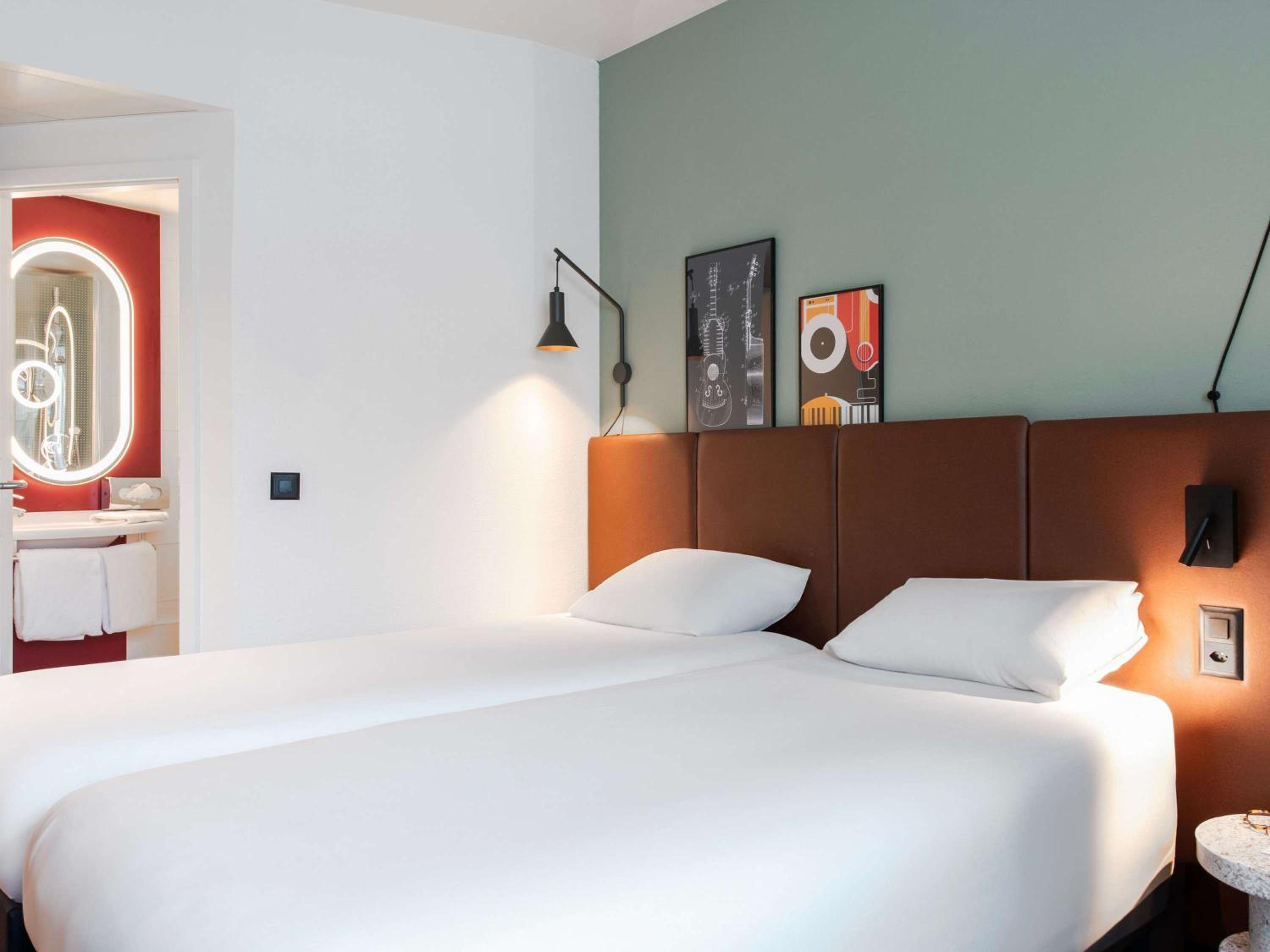 Twin Room - Photo 7