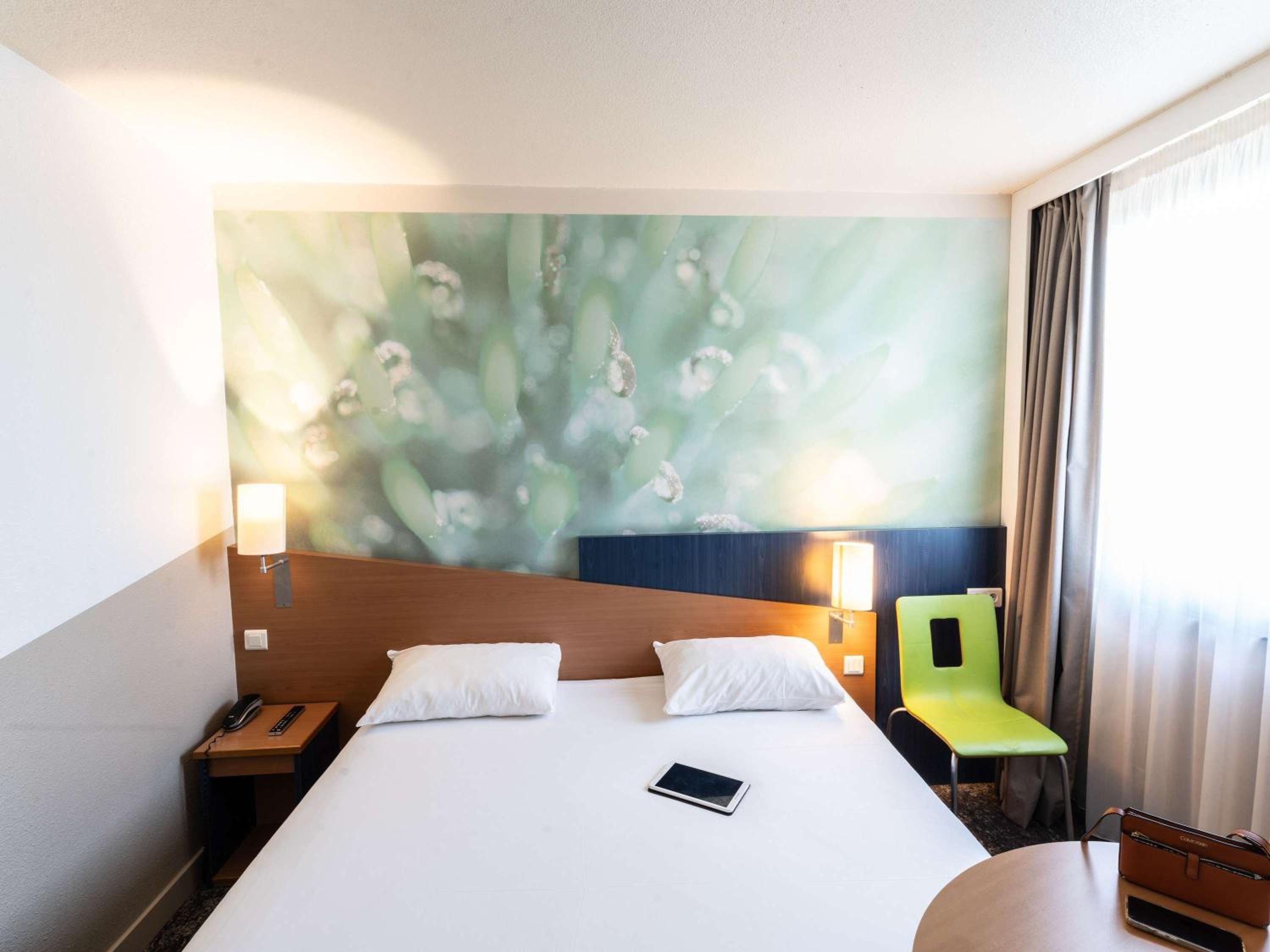 Standard Double Room- Breakfast Included - Photo 3