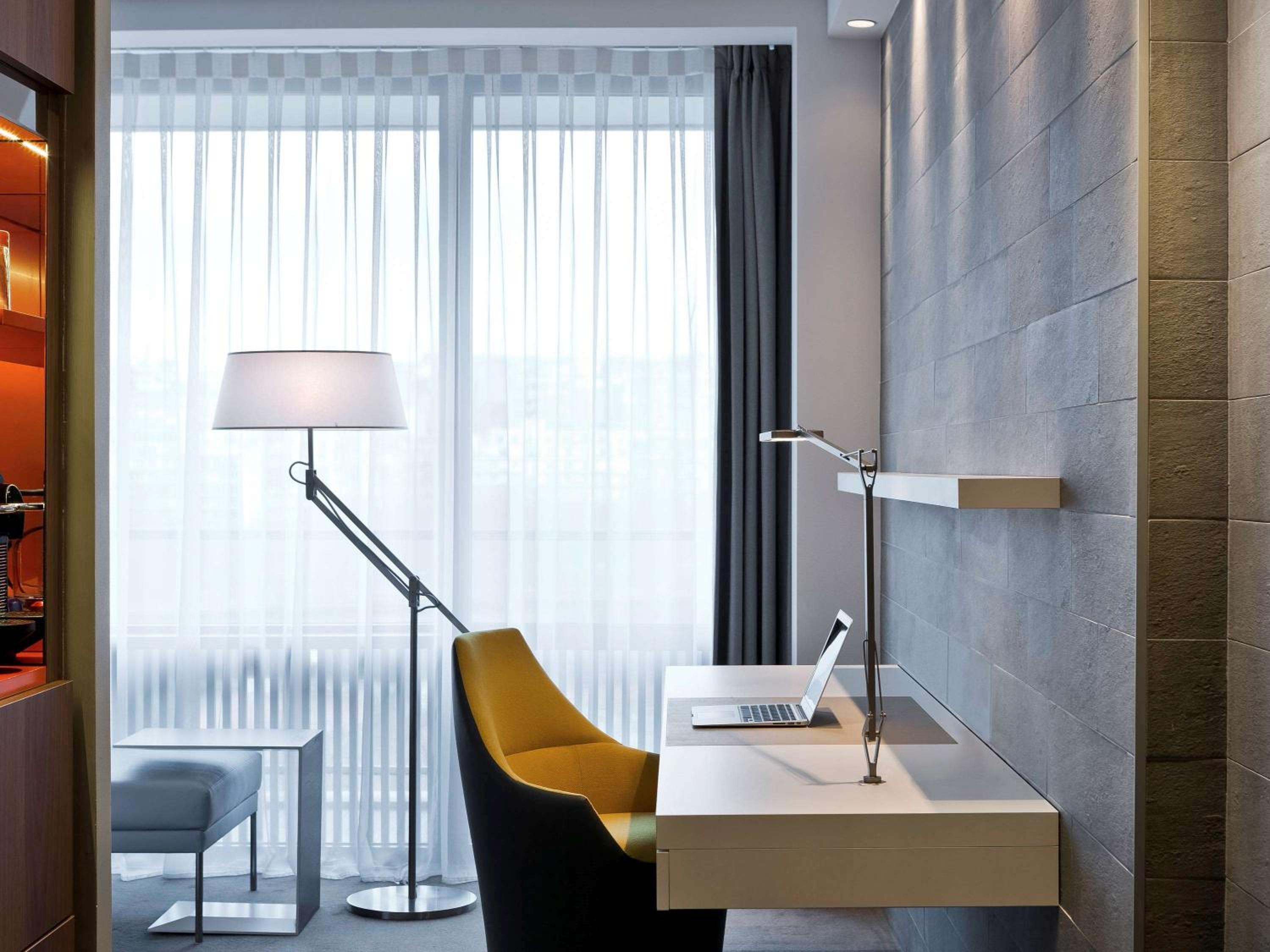 Superior Twin Room with Eiffel Tower View