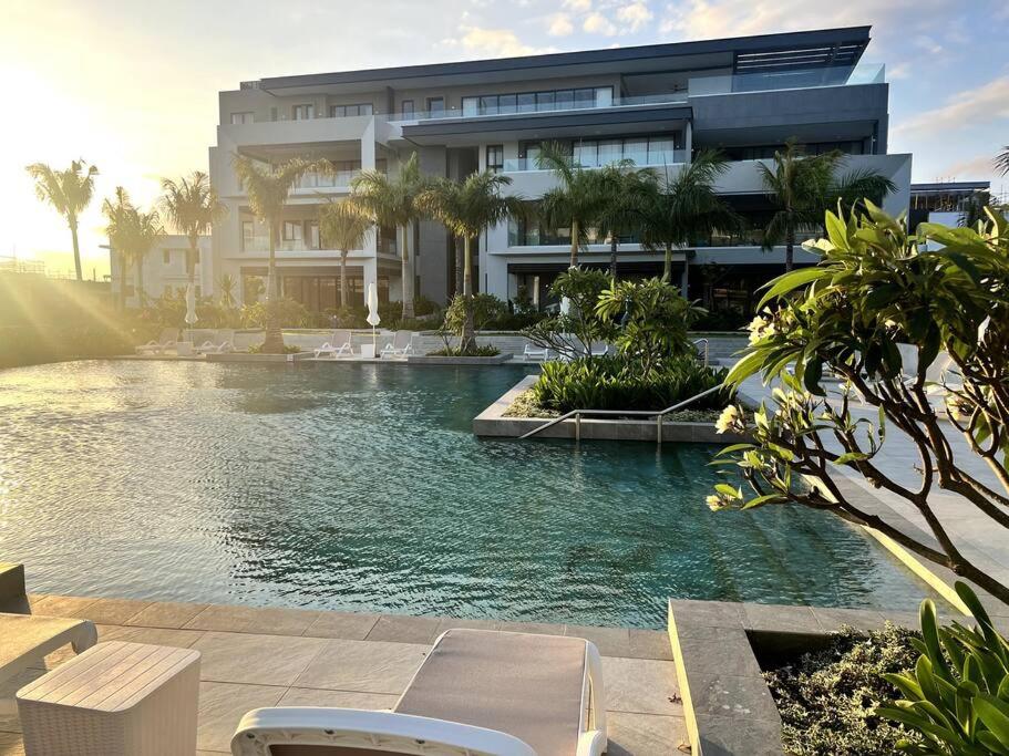 Two-Bedroom Apartment with Pool View photo 1
