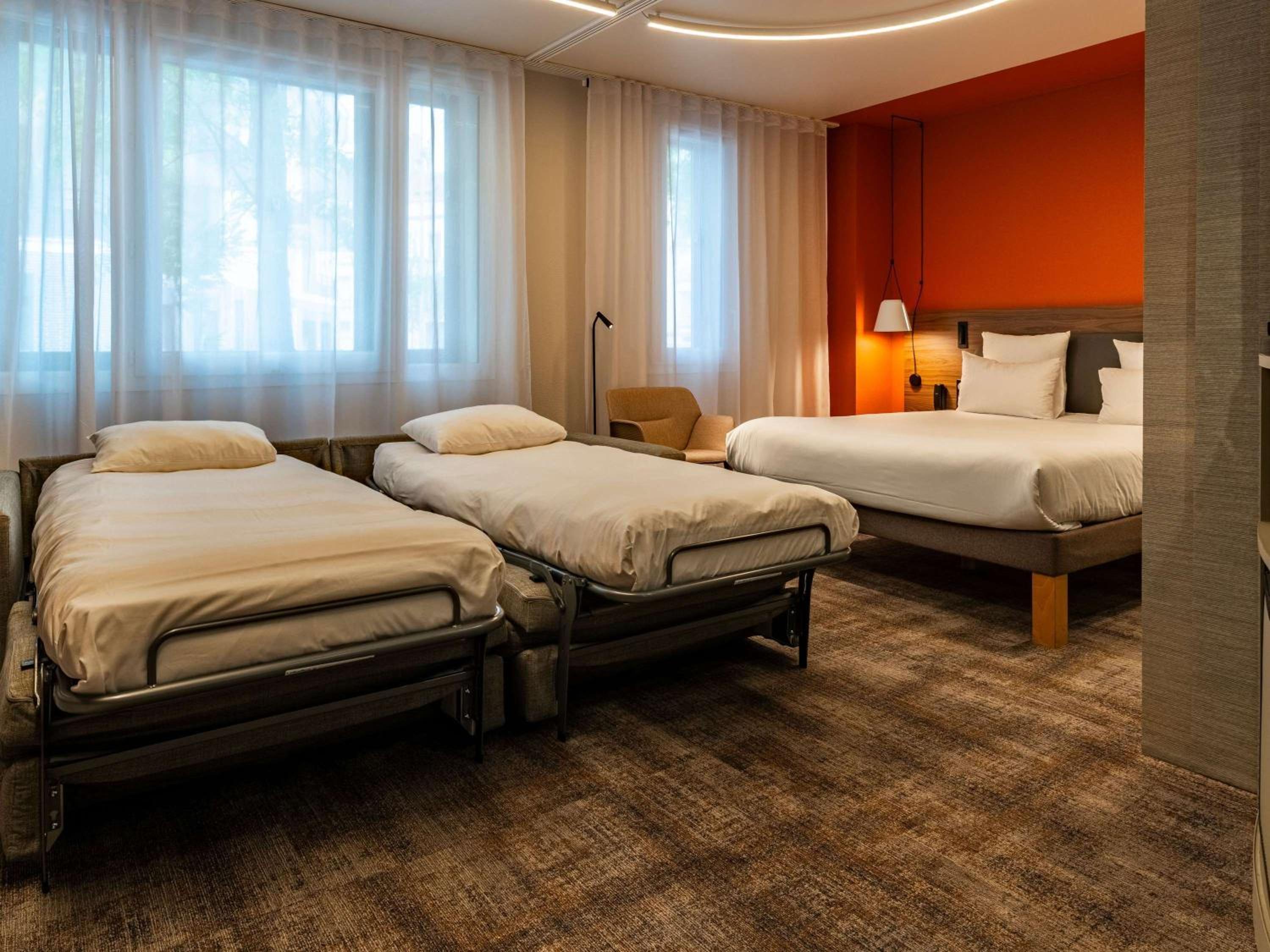 Superior Suite with One King Bed and Sofa that converts into 2 Single Beds - Photo 3
