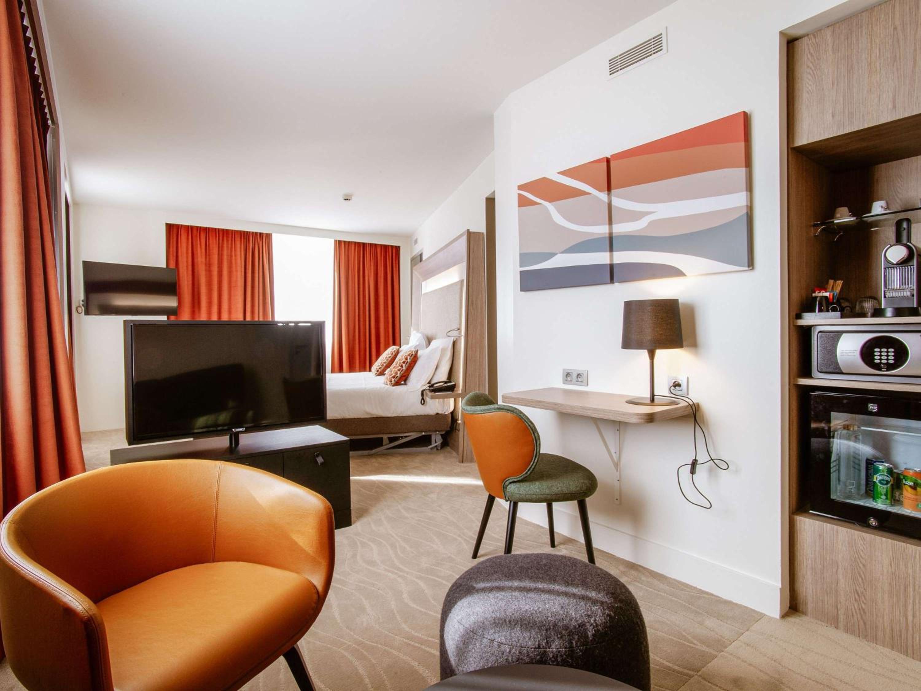 Suite with Double Bed and Double Sofa - Photo 1