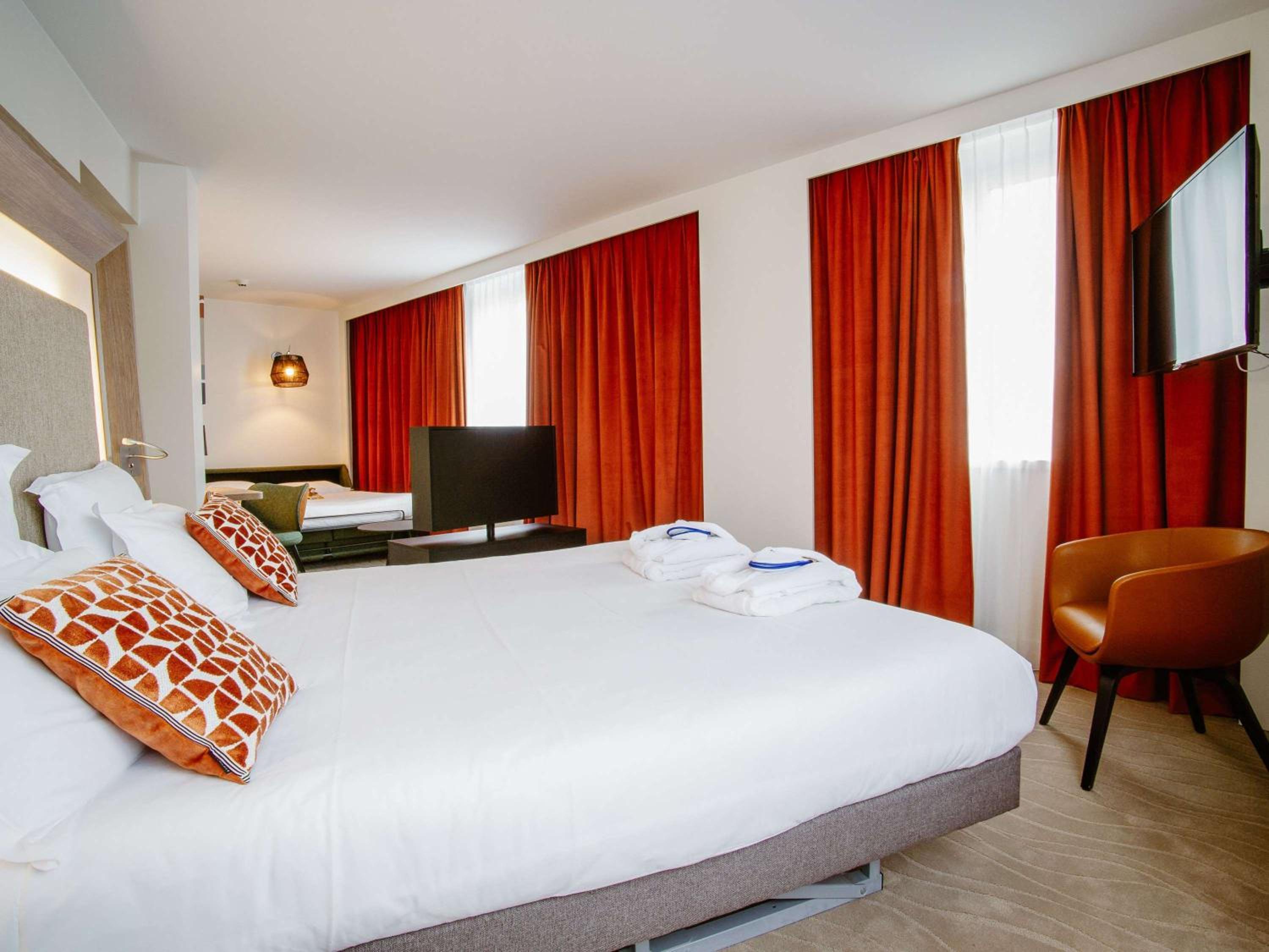 Suite with Double Bed and Double Sofa - Photo 14