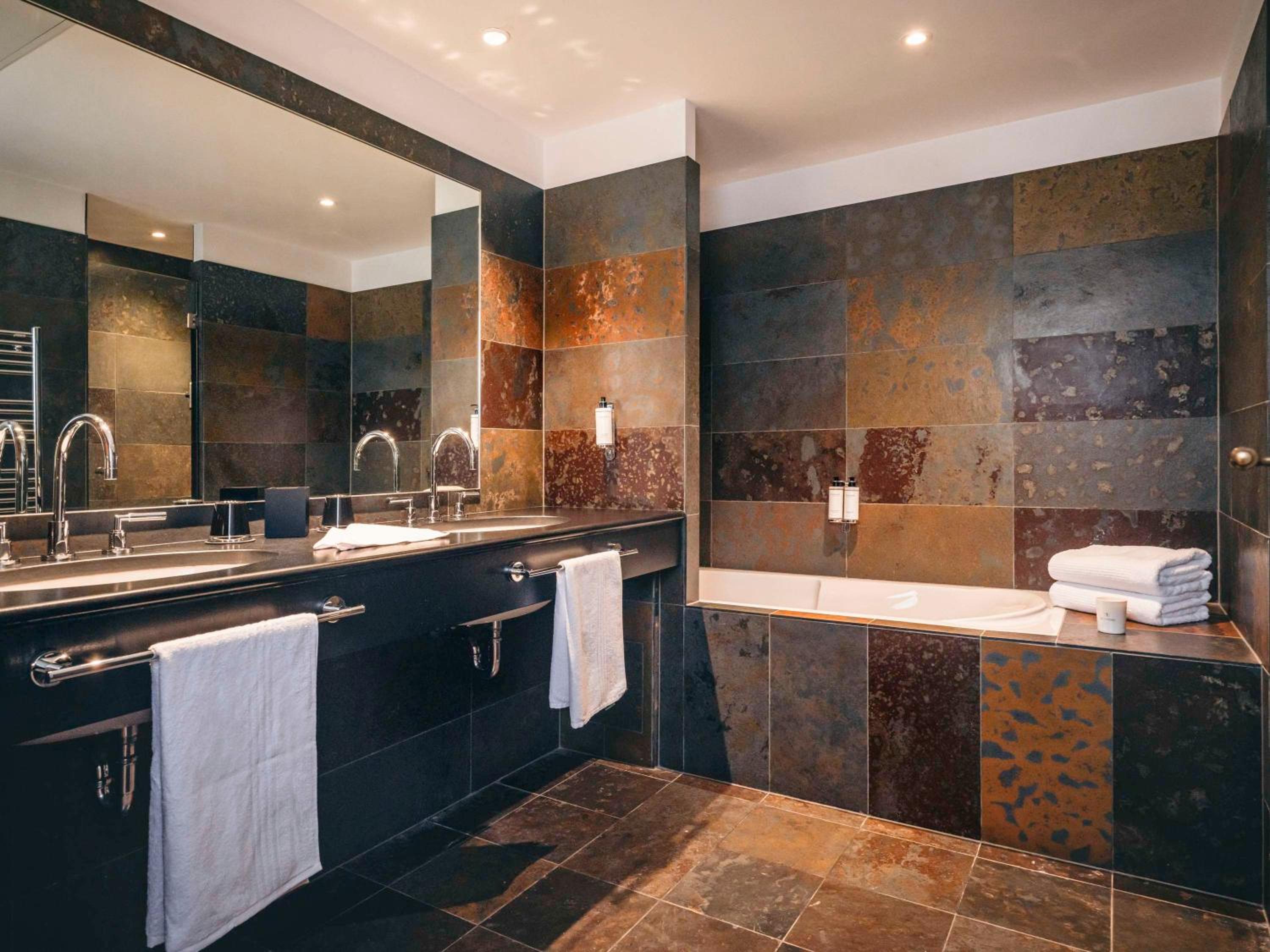 Signature Room - Photo 5
