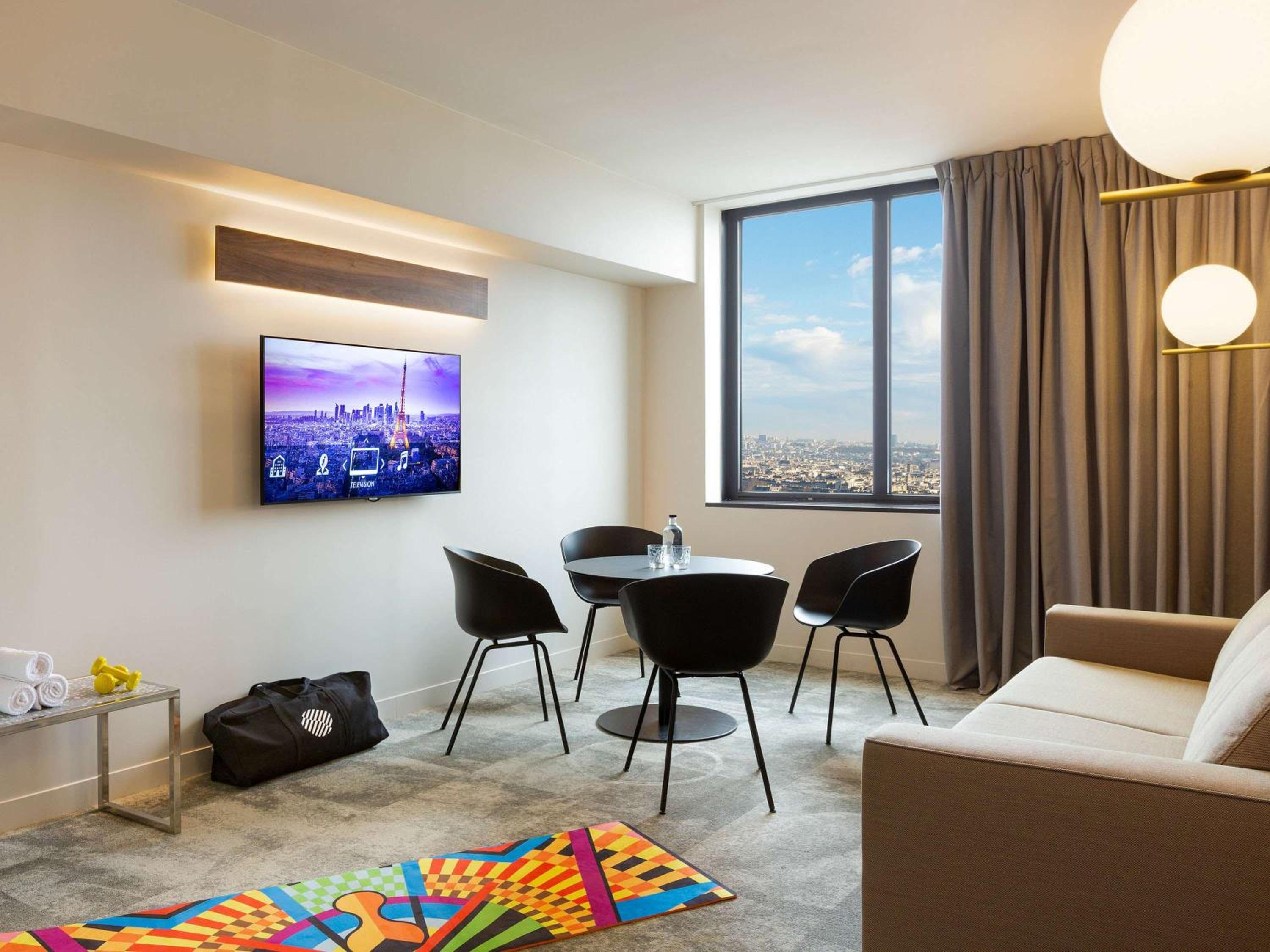 Apartment with Living Room and View