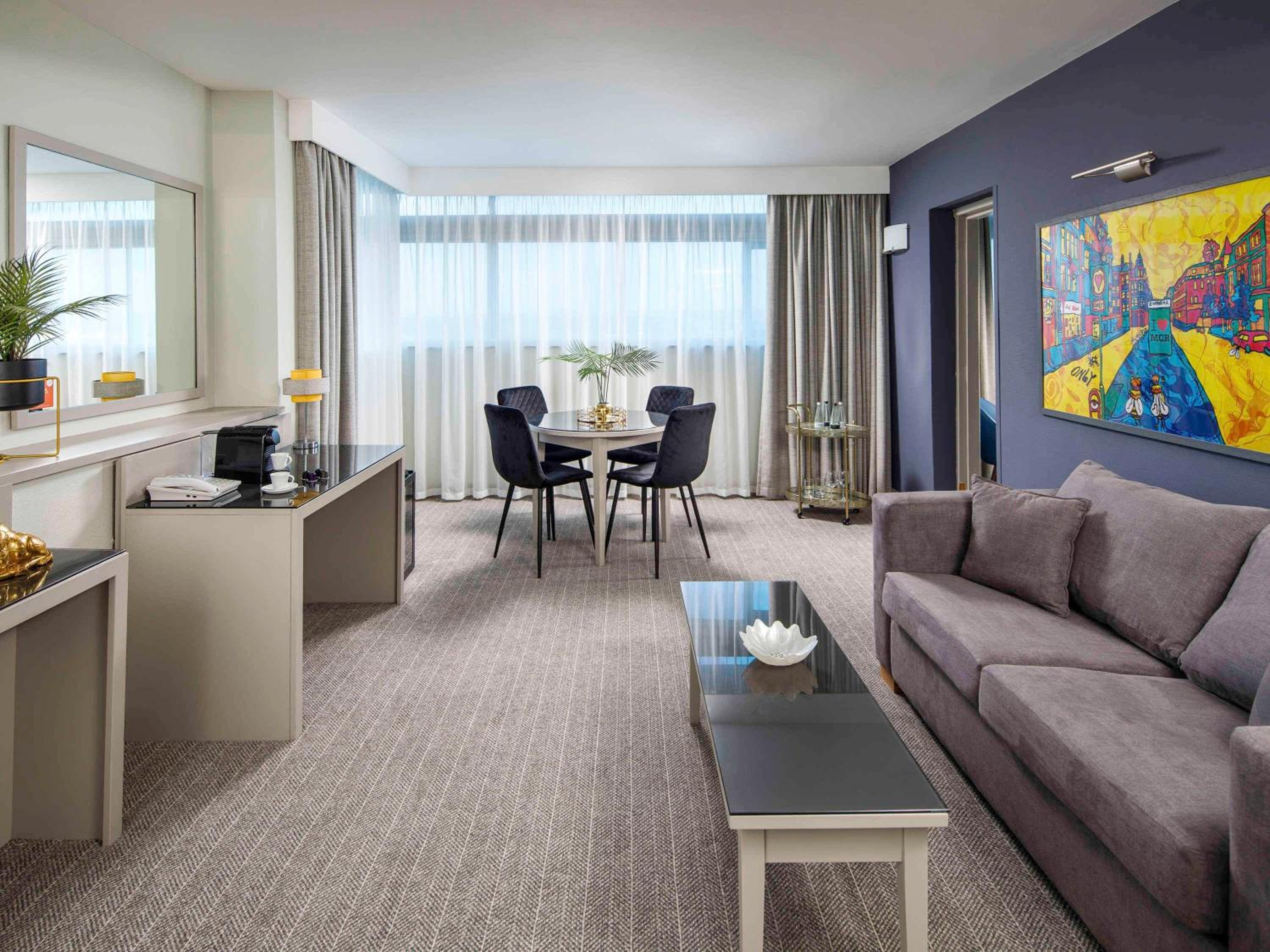 Superior Suite with Double Bed - Photo 12