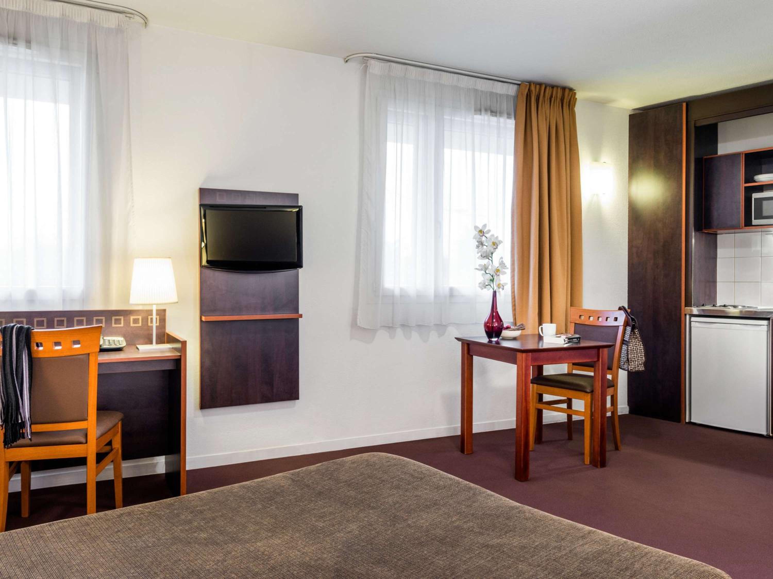 One-Bedroom Apartment (4 Adults) - Photo 10