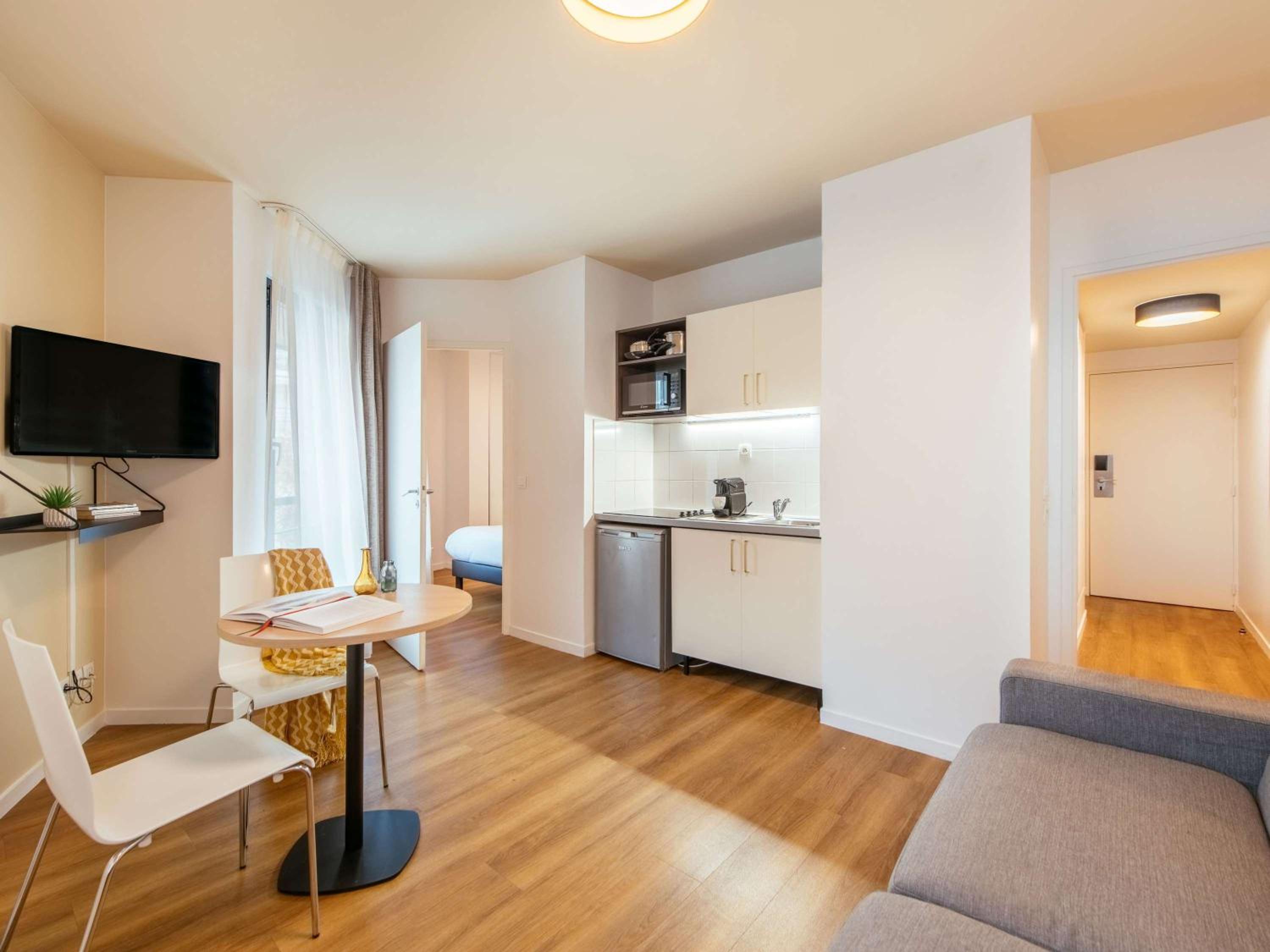 One-Bedroom Apartment - Photo 5