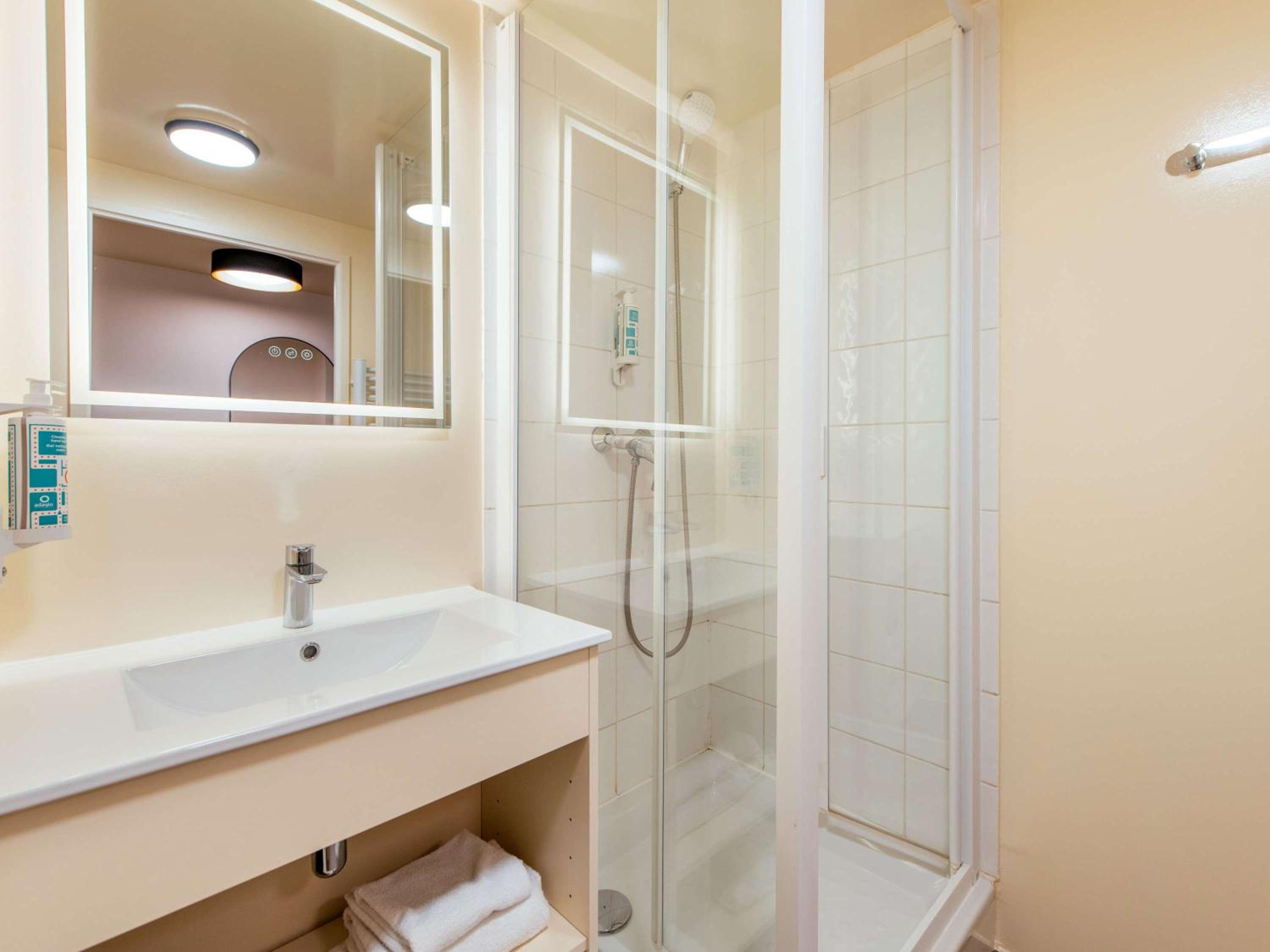 One-Bedroom Apartment - Photo 4