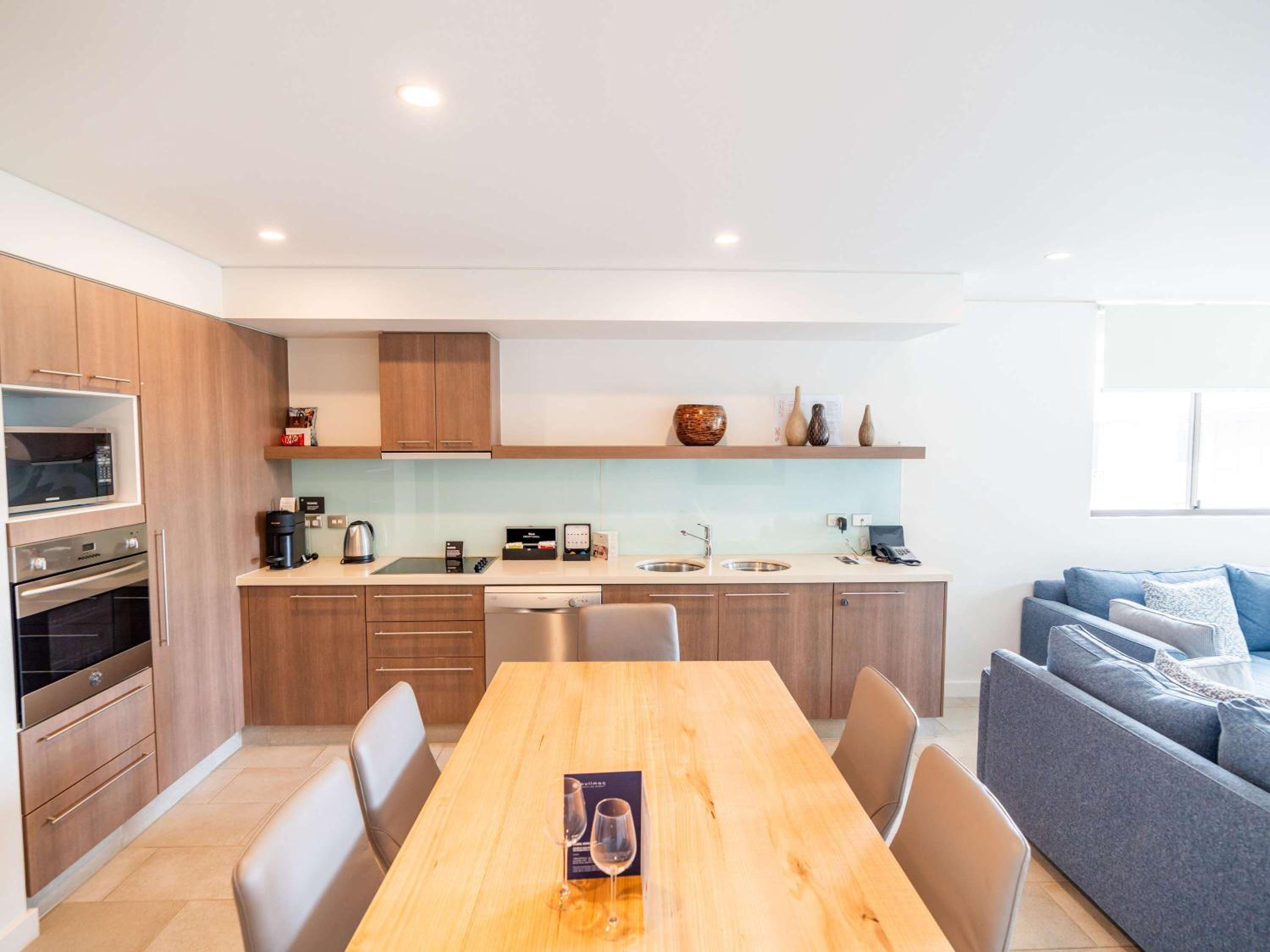 Two-Bedroom Rooftop Apartment with Spa - Photo 10