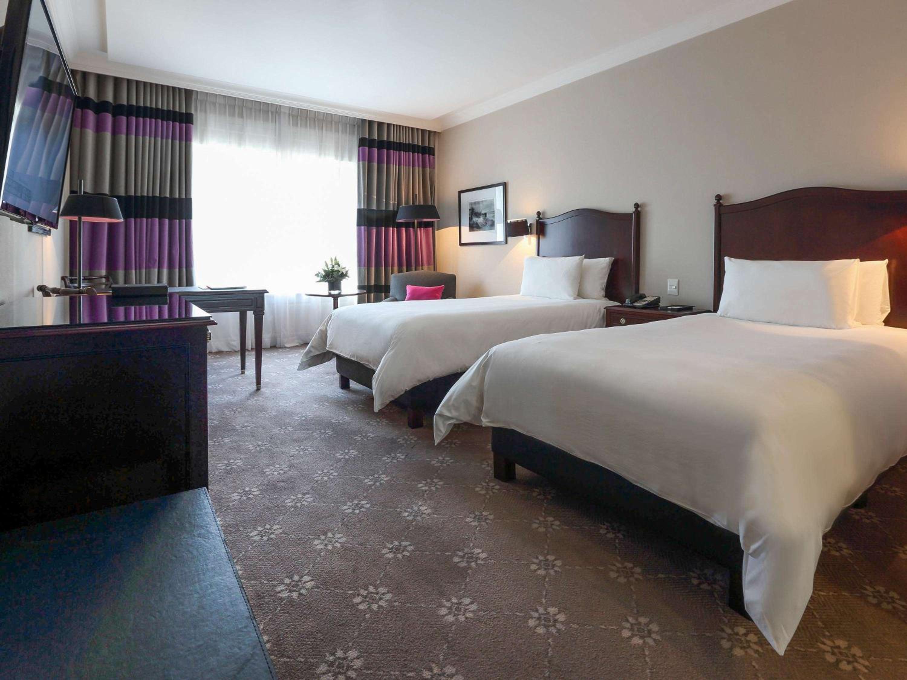 Deluxe Room Twin Beds