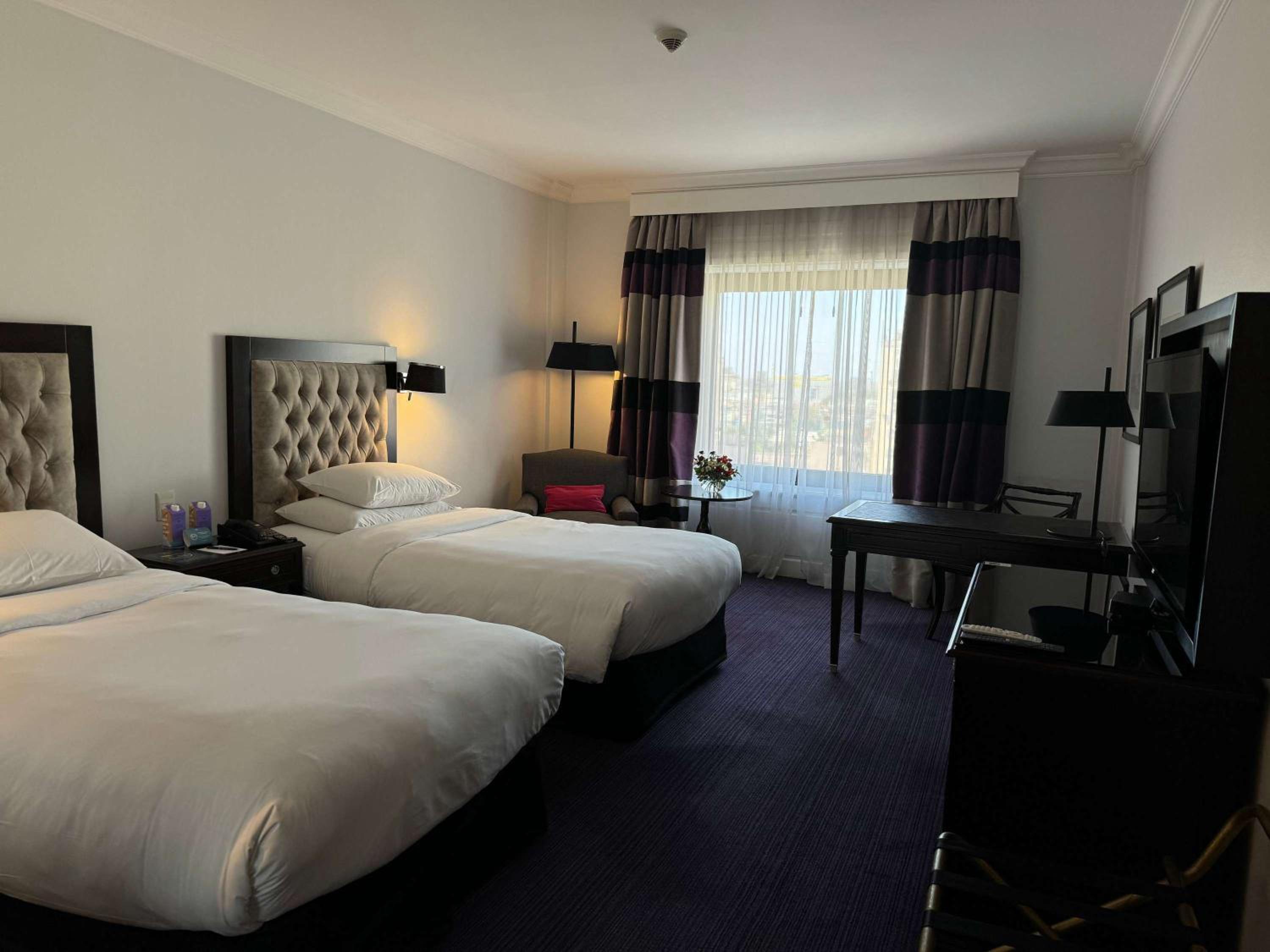 Superior Twin Room thumbnail 5