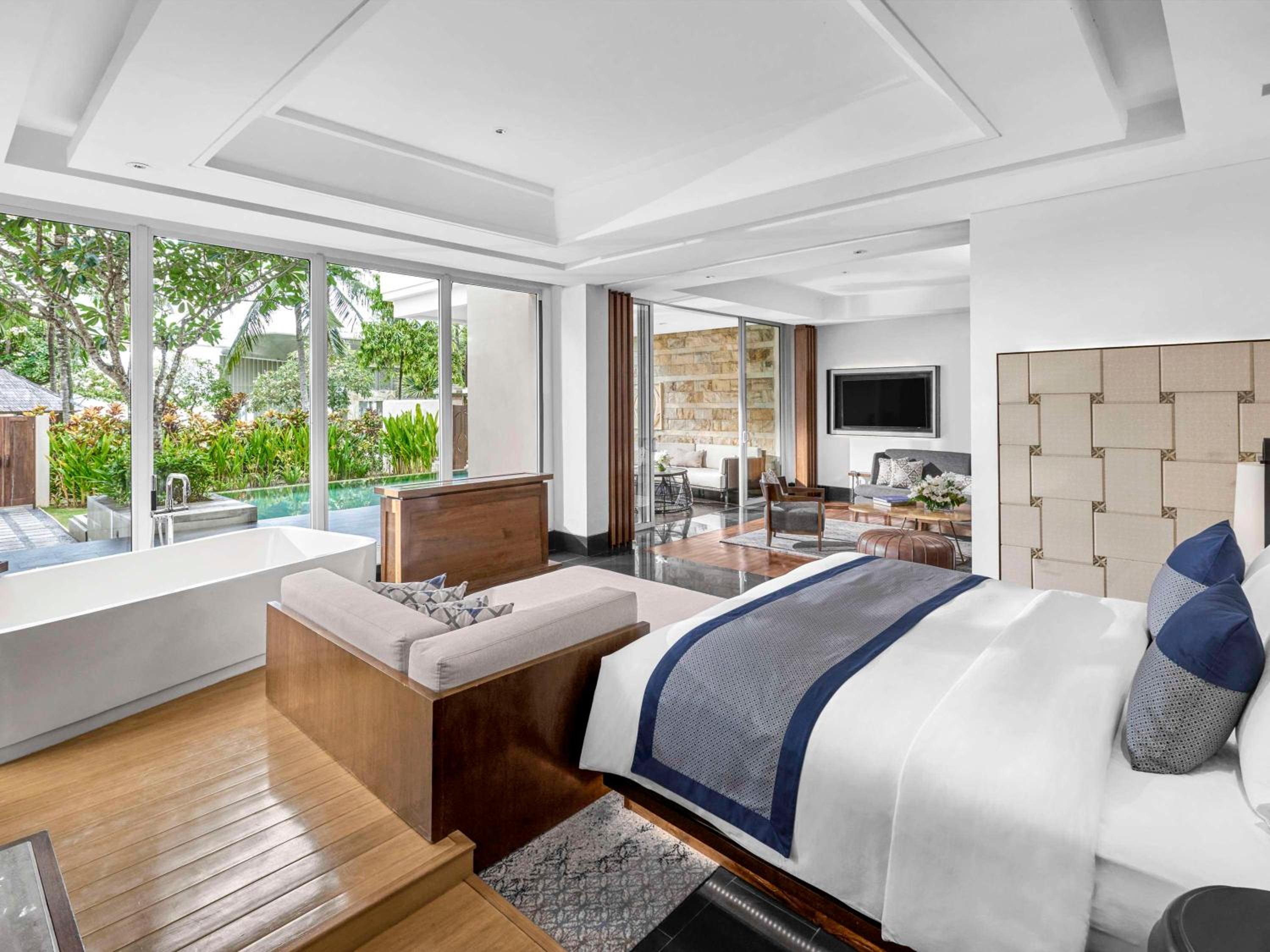 Prestige King Suite with Plunge Pool - Photo 1