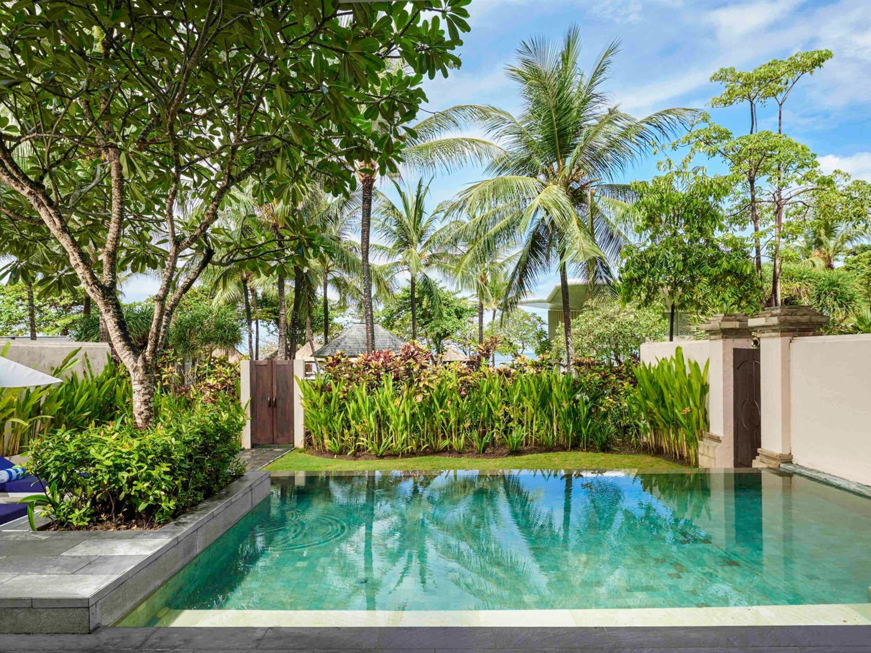 Prestige King Suite with Plunge Pool - Photo 8