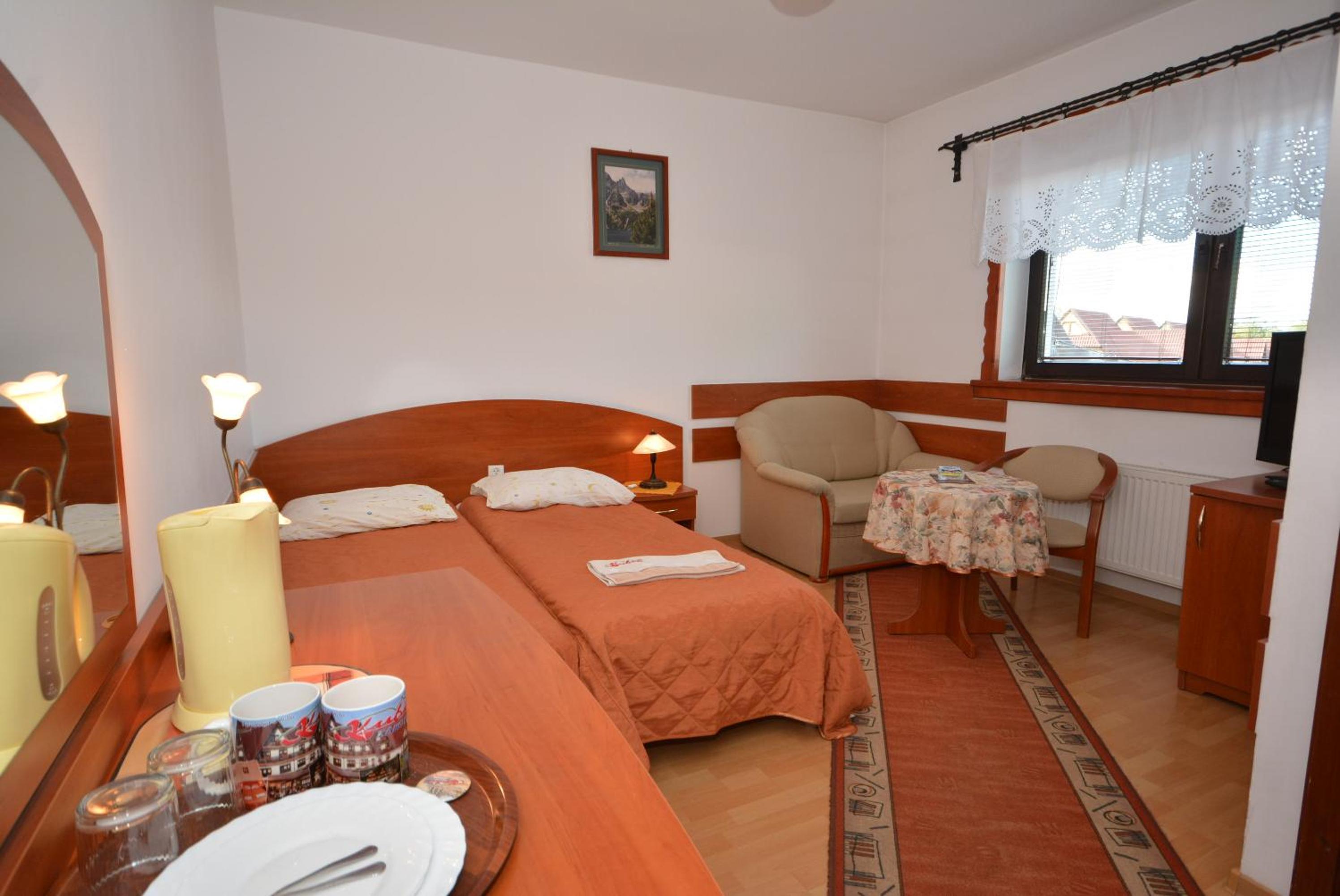 Double or Twin Room - Photo 3
