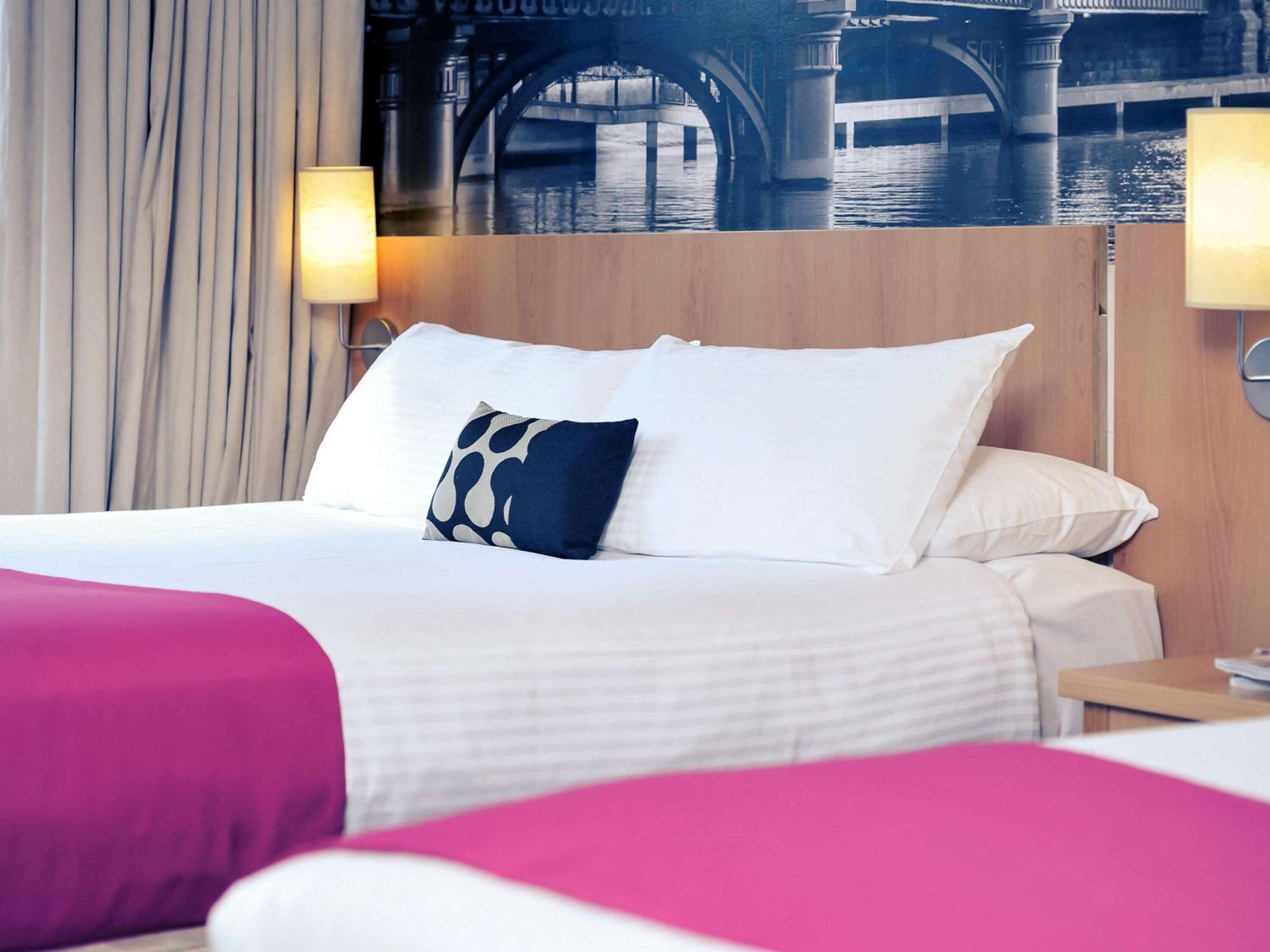 Superior Queen Room with Two Queen Beds - Photo 6