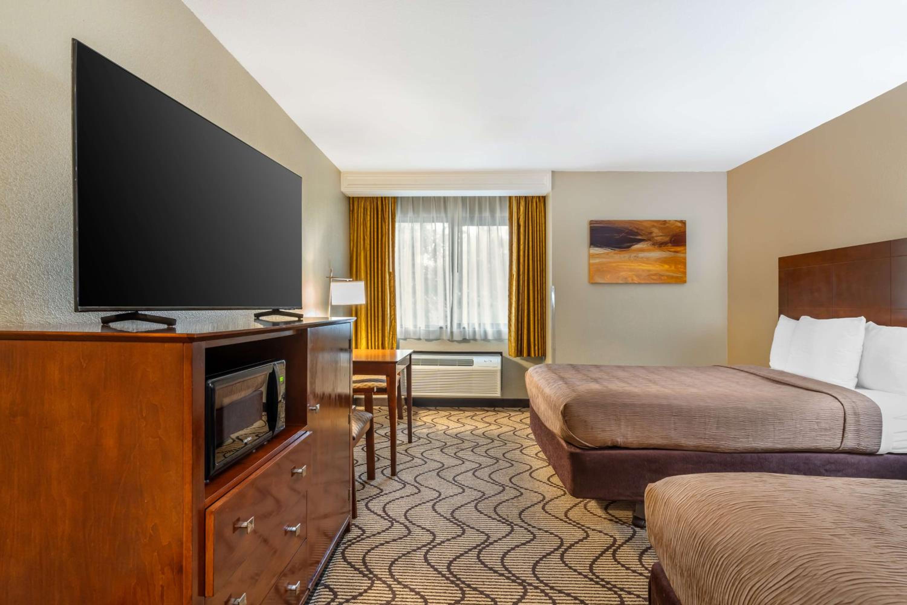 Double Room with Two Double Beds - Photo 1
