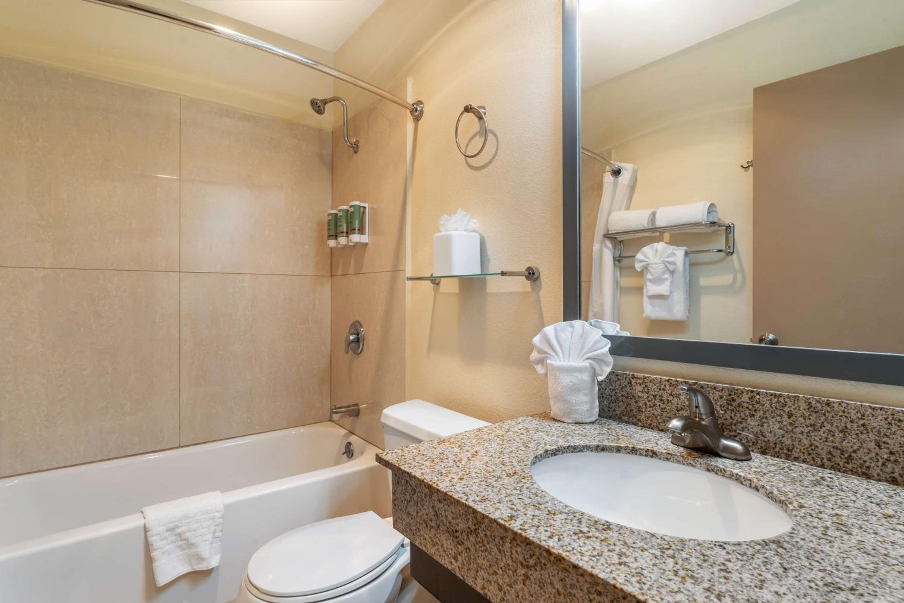 Double Room with Two Double Beds - Photo 7