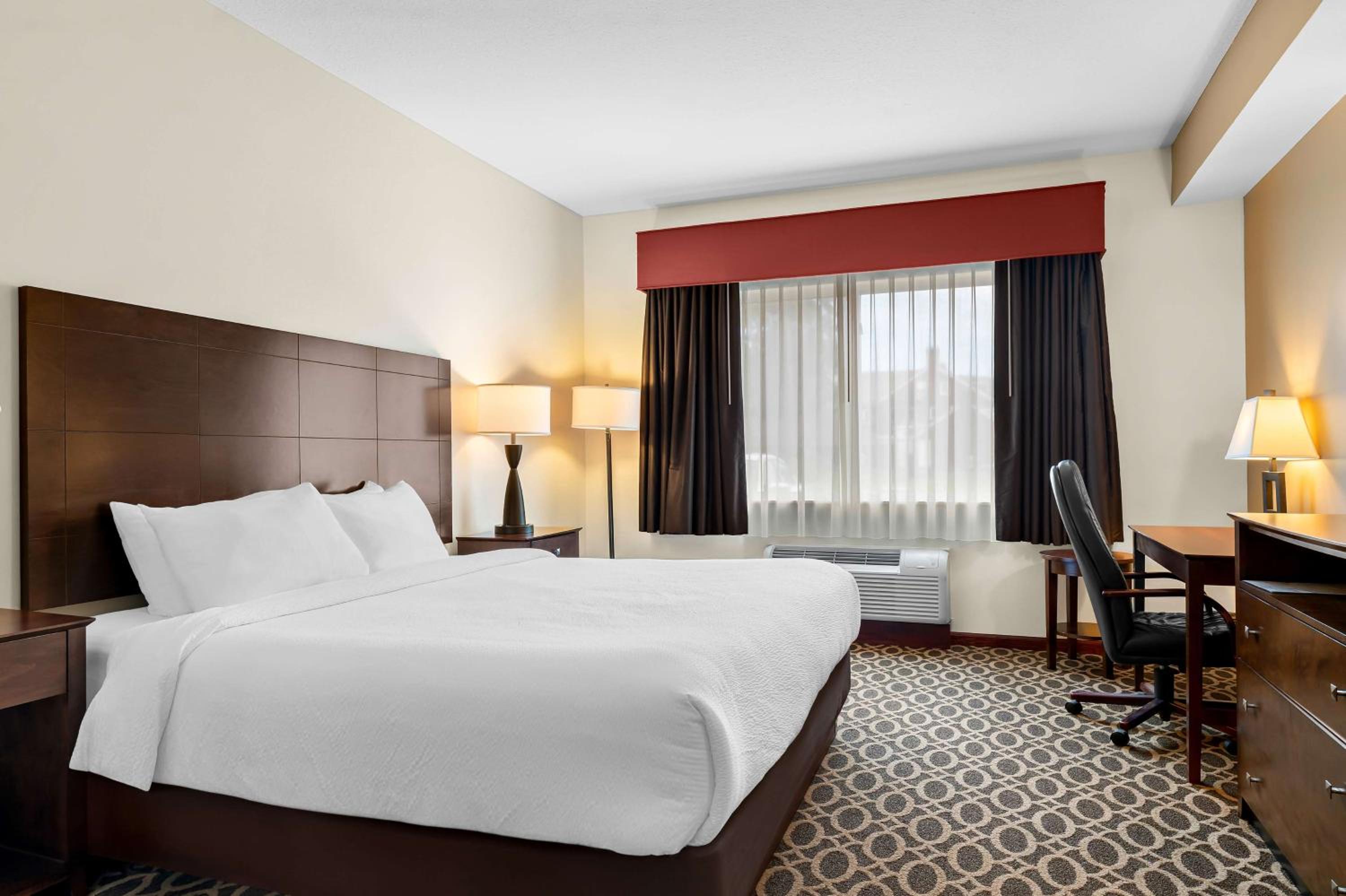 Executive King Room with Sofa - Non-Smoking