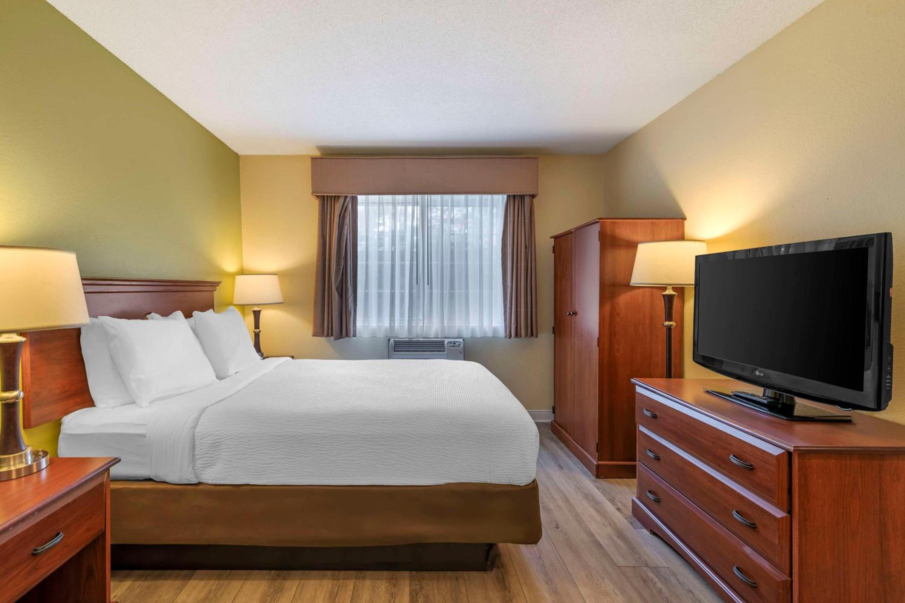 Queen Room photo 3