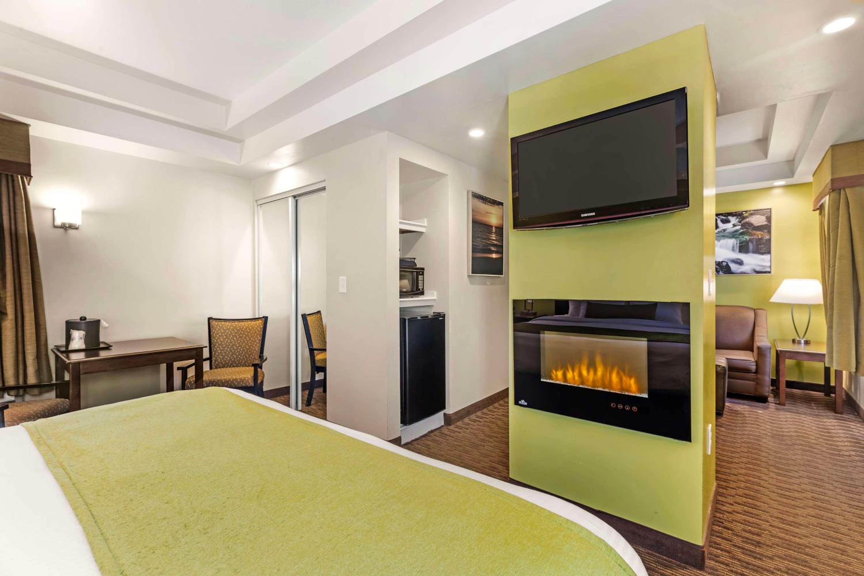 King Room with Spa Bath - Non-Smoking - Photo 1