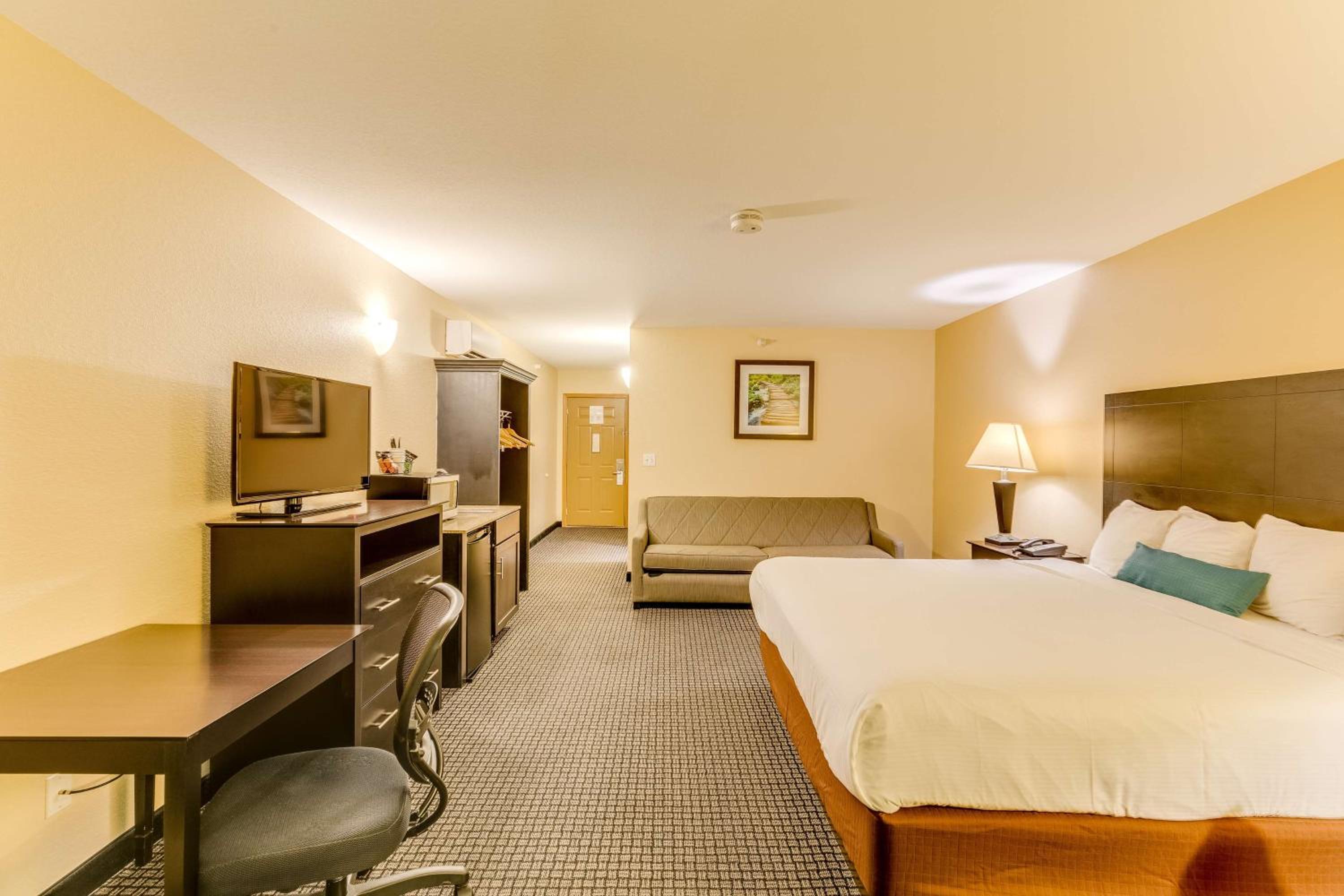 King Suite with Sofa Bed and Balcony - Photo 1