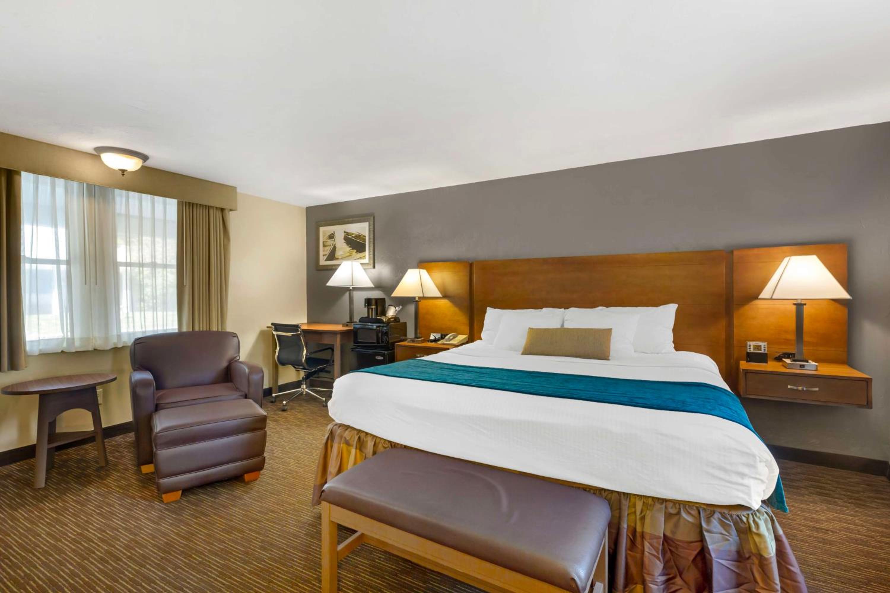 Queen Room - Non-Smoking - Photo 3