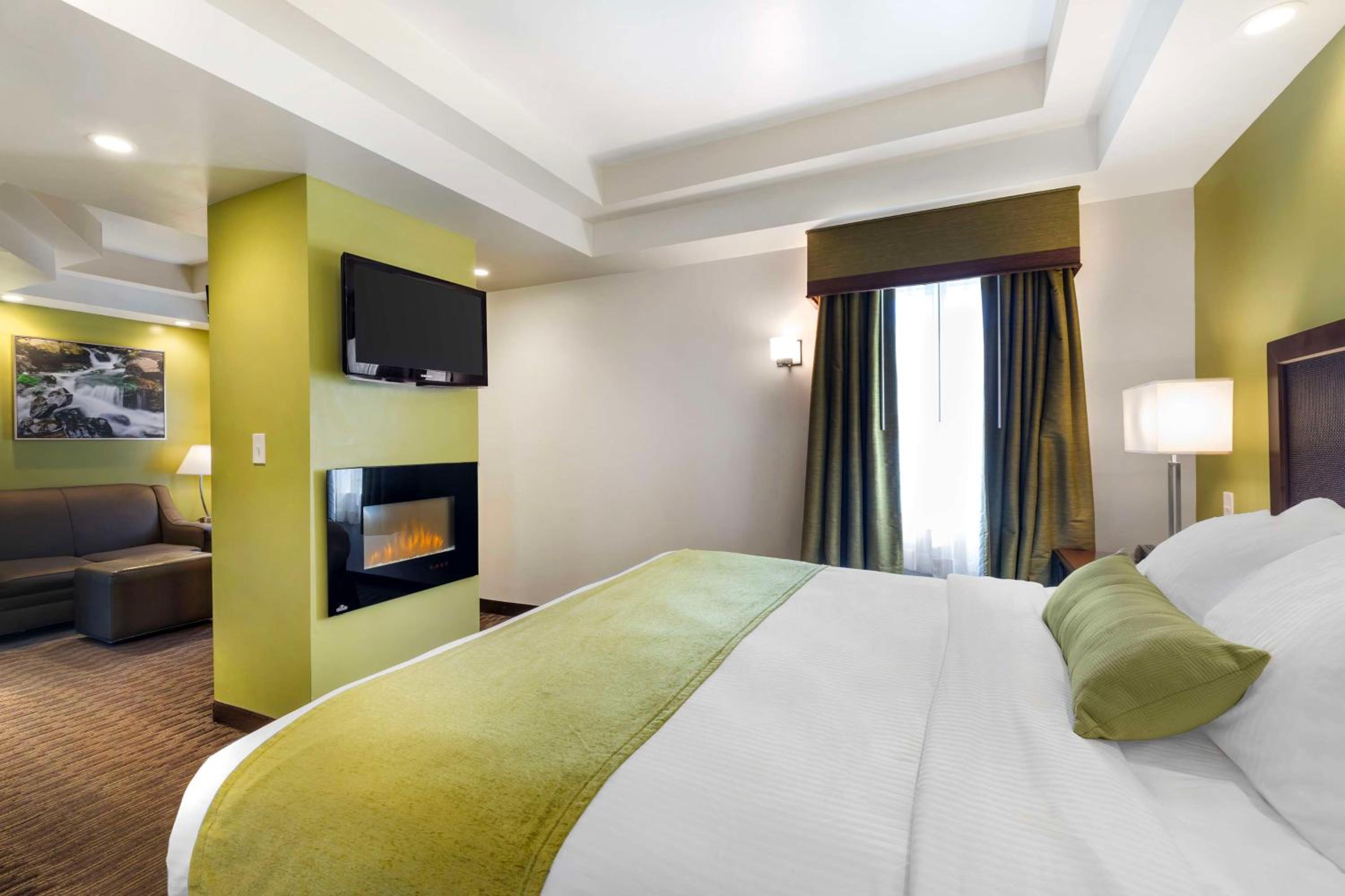 King Room with Spa Bath - Non-Smoking - Photo 2