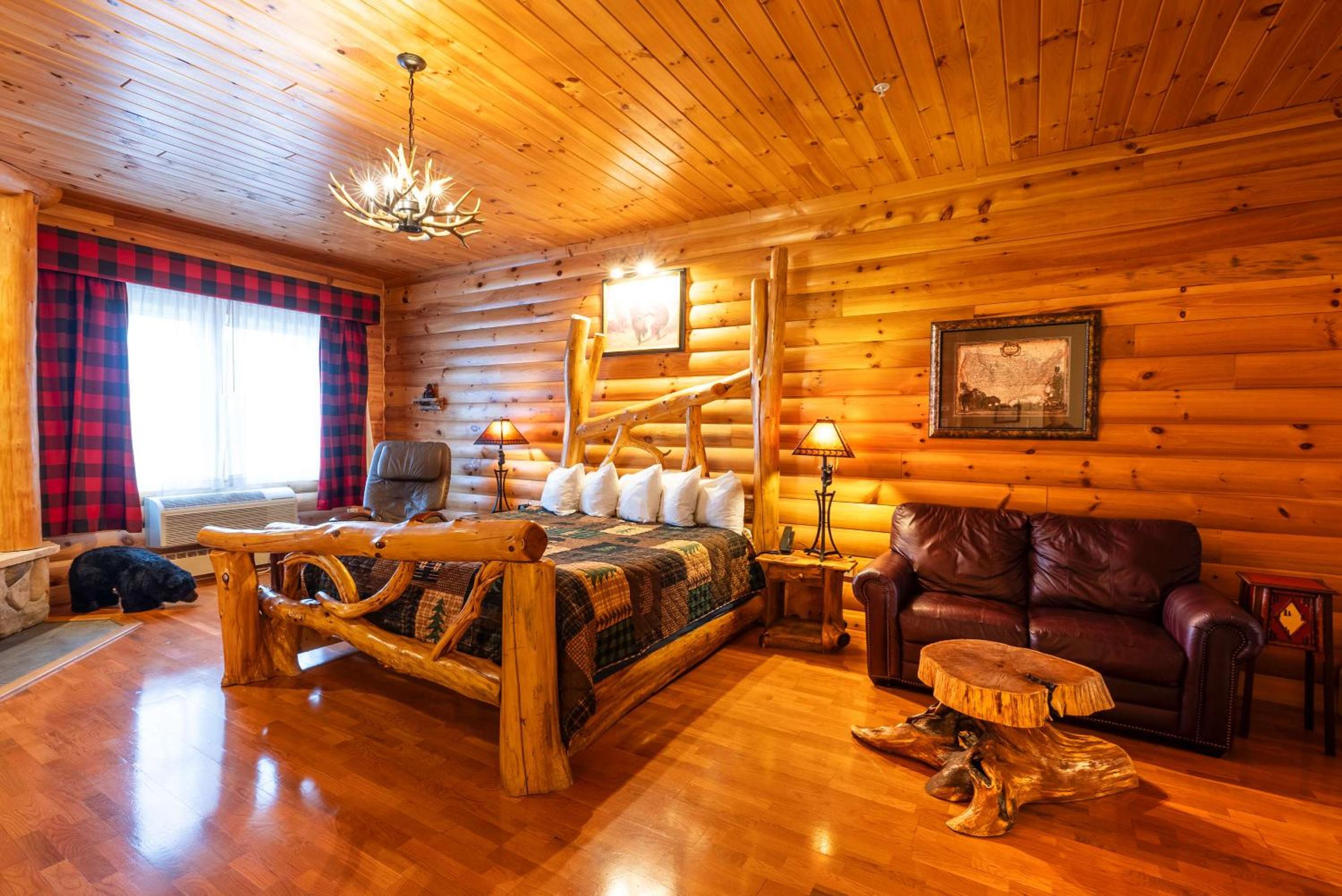 King Suite With Jacuzzi - Non-Smoking