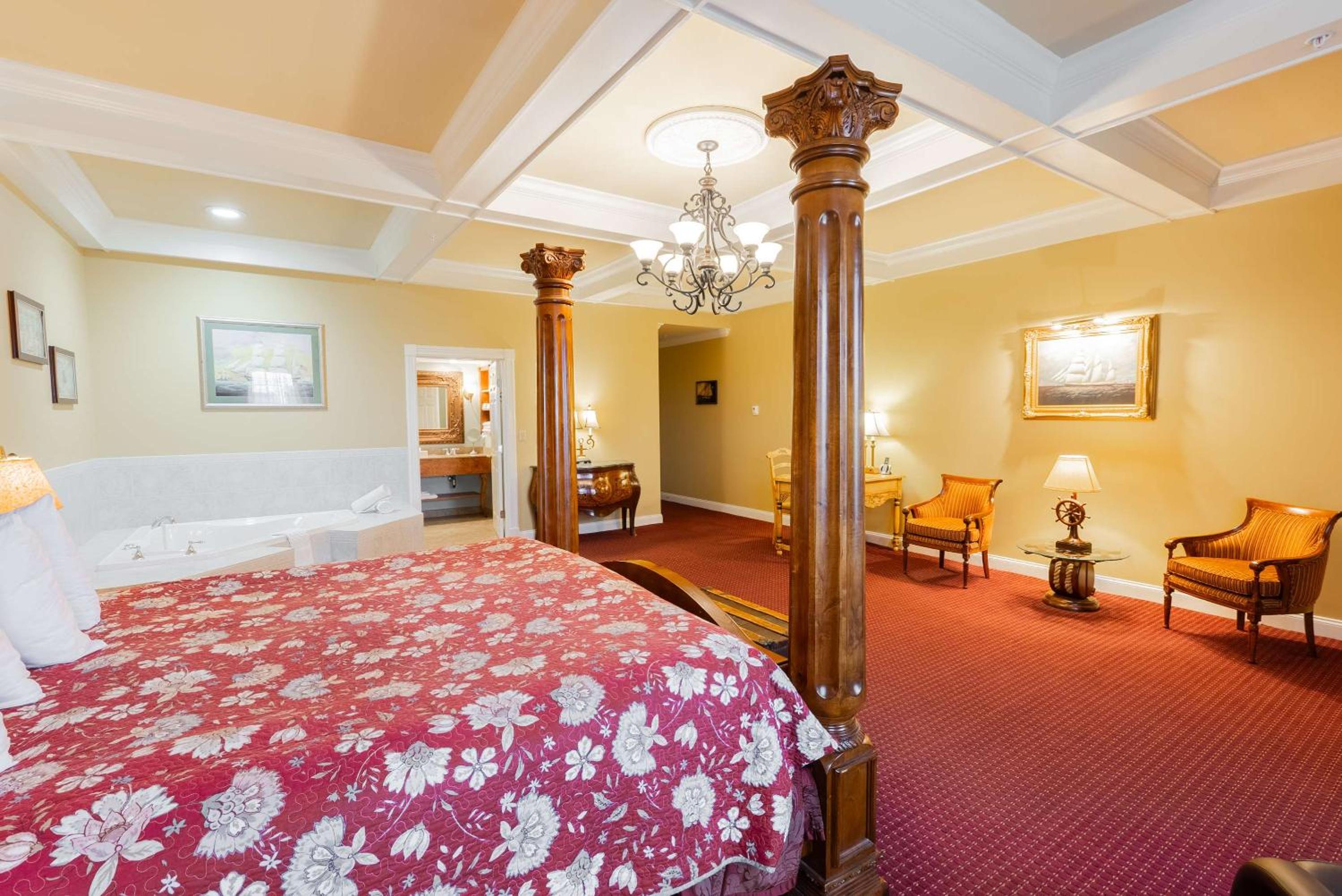 King Suite with Spa Bath and Fireplace - Captain Theme/Non-Smoking - Photo 11