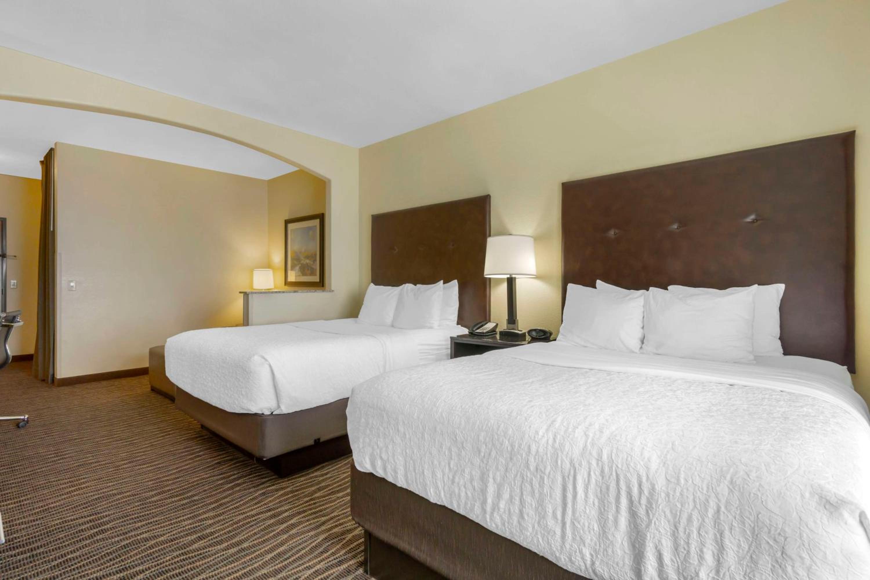 Mini Suite with Two Queen Beds - Disability Access/Non-Smoking