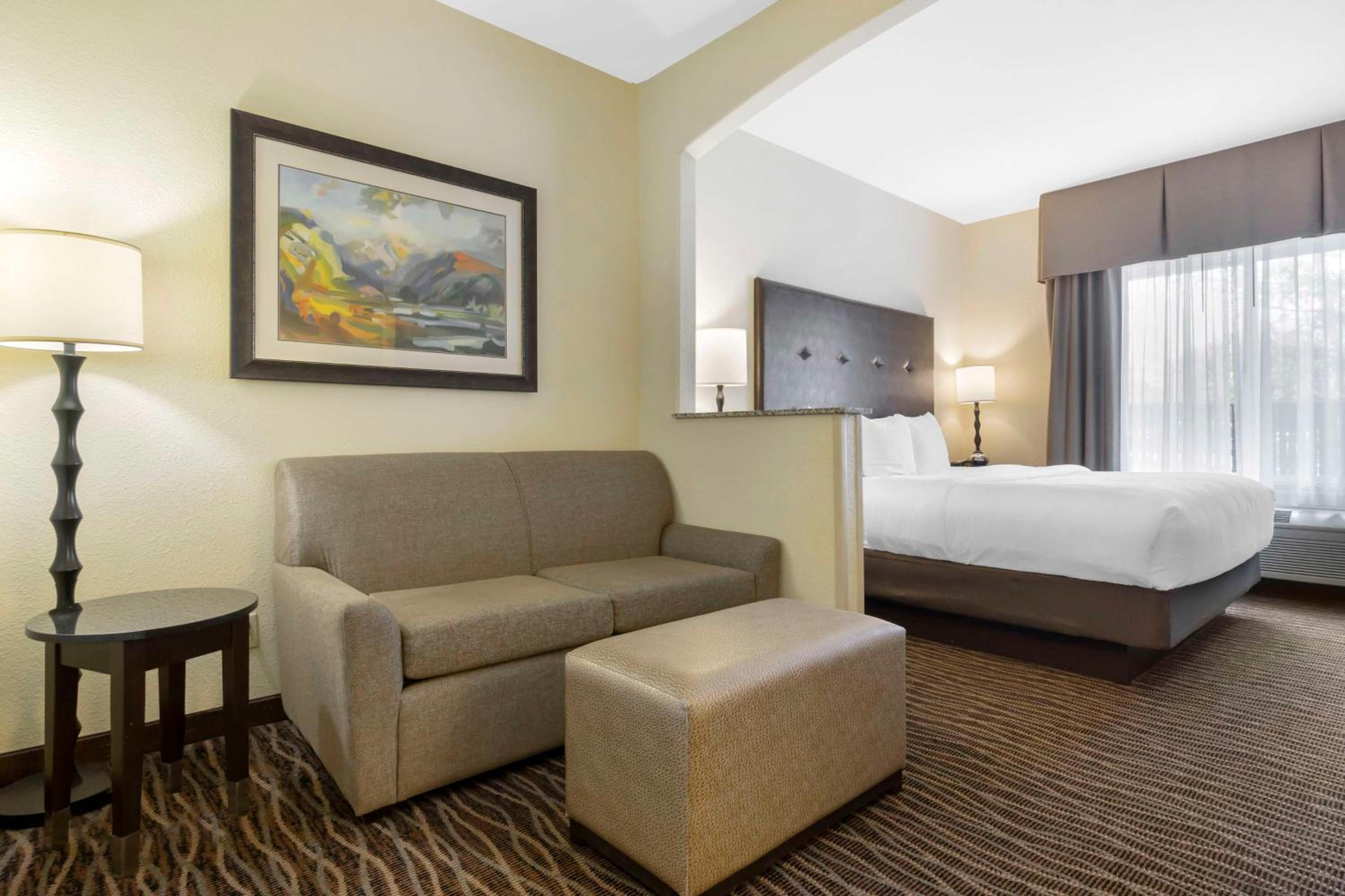 King Suite with Spa Bath - Non-Smoking