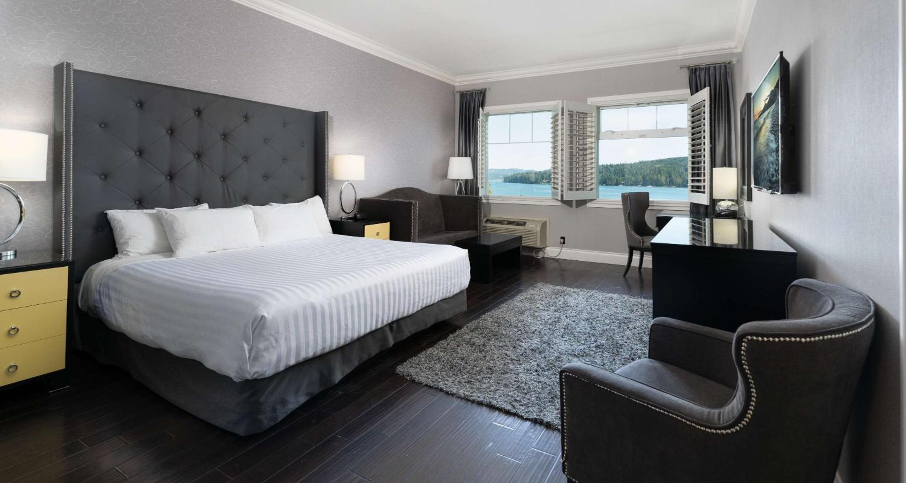 King Room with Sofa Bed and Premium Water View - Photo 2