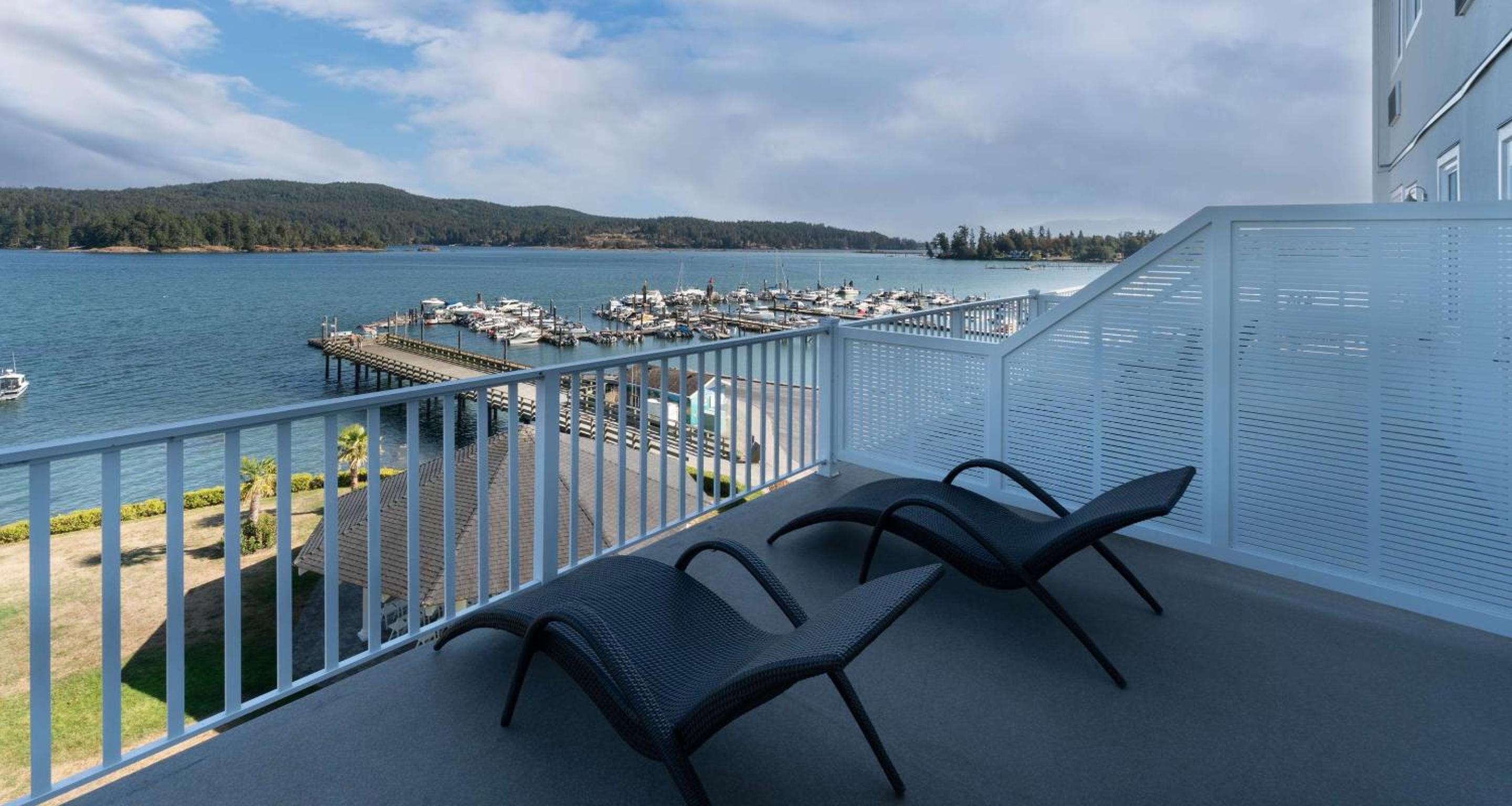 King Room with Sofa Bed and Balcony - Premium Water View - Photo 4