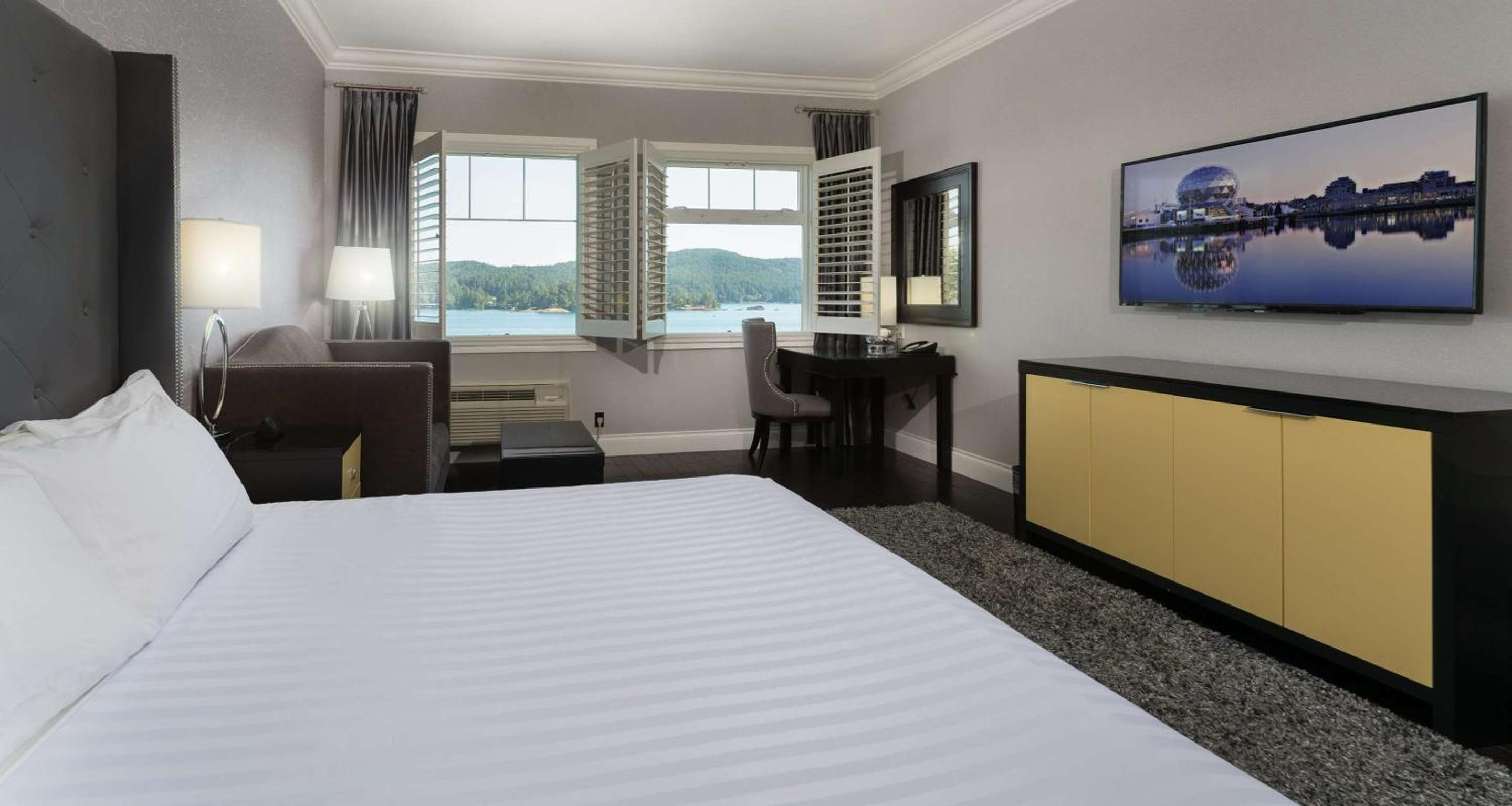 King Room with Sofa Bed and Premium Water View - Photo 5