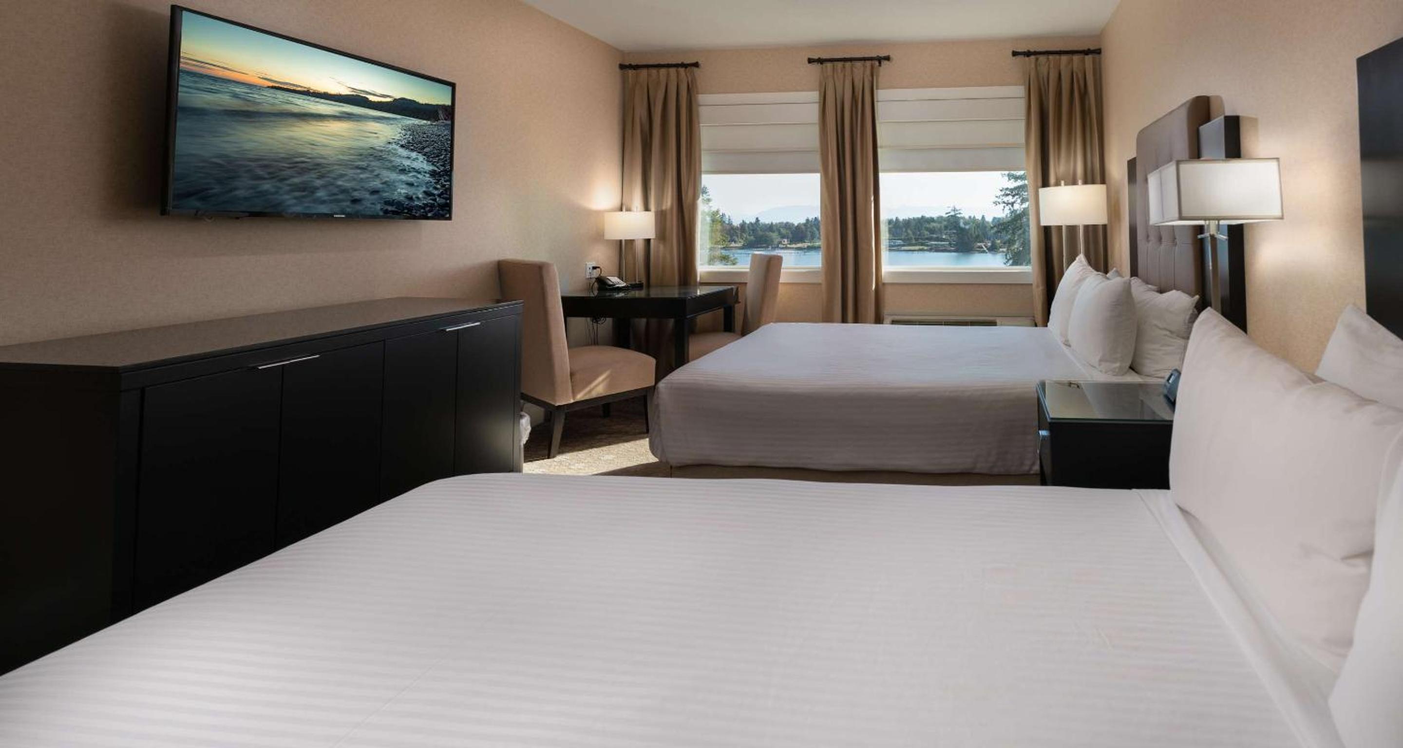 Queen Room with Two Queen Beds and Partial Water View - Photo 3