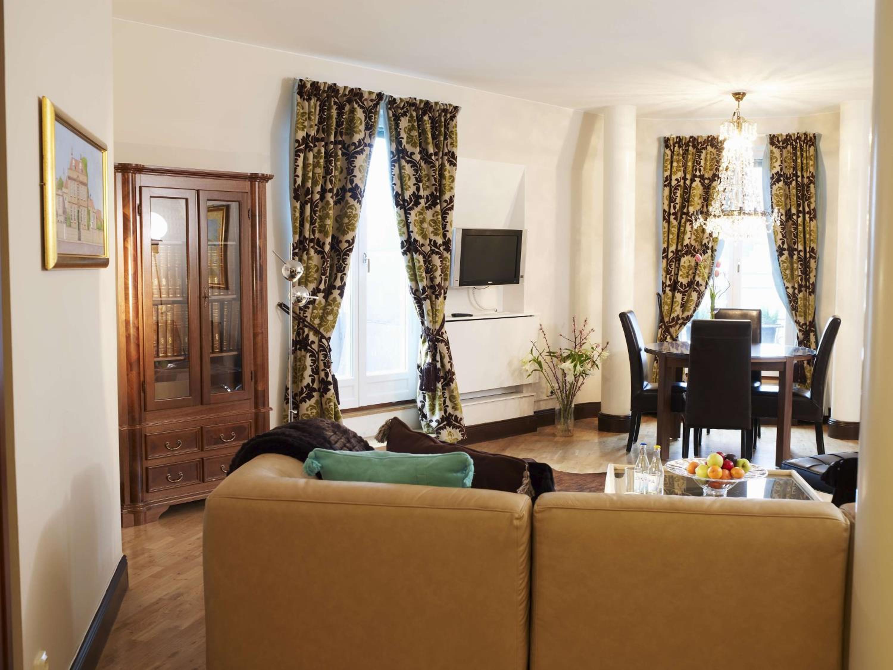Suite with Balcony - Photo 16
