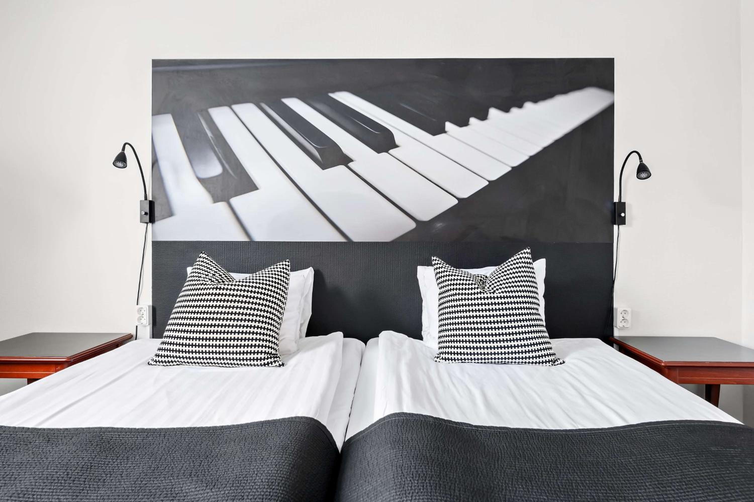 Standard Twin Room photo 2