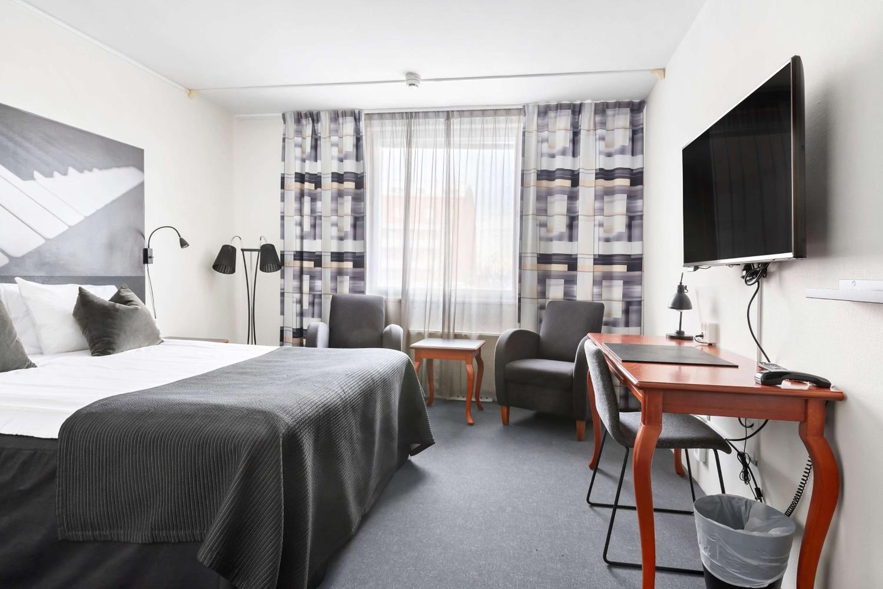 Standard Queen Room photo 1