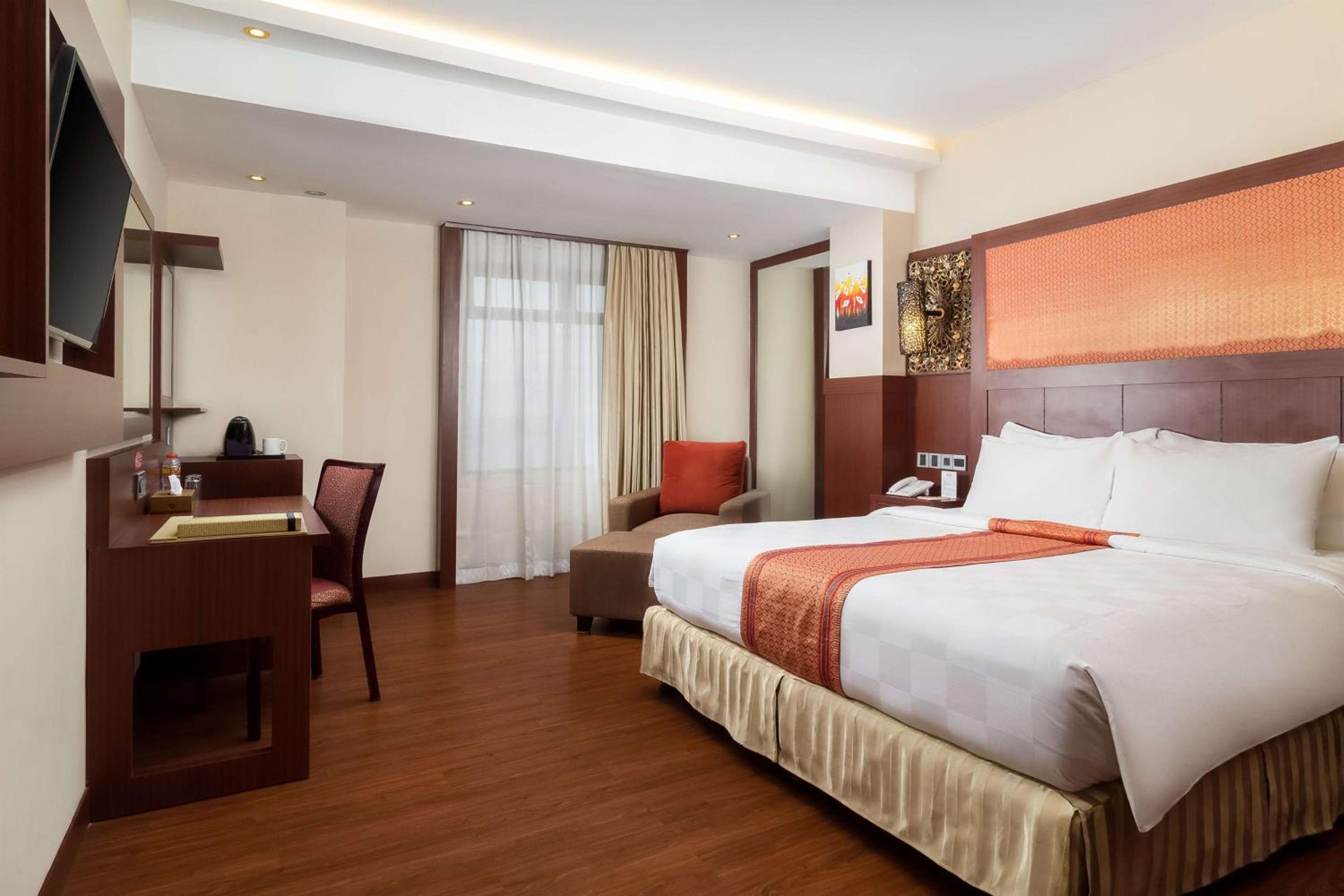 Superior Double Room with Shower and City View - Non-Smoking photo 1