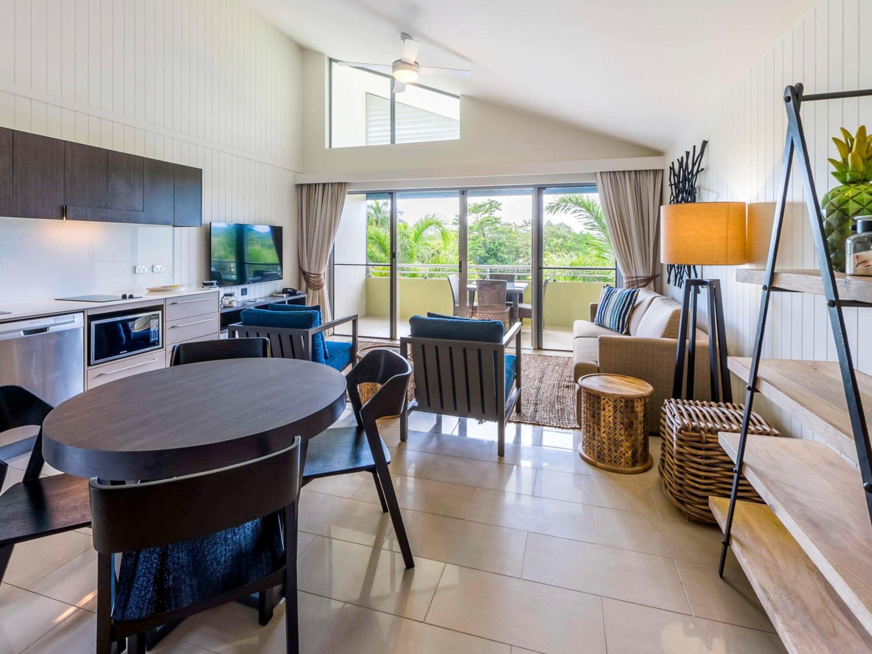 One-Bedroom Apartment with King Bed