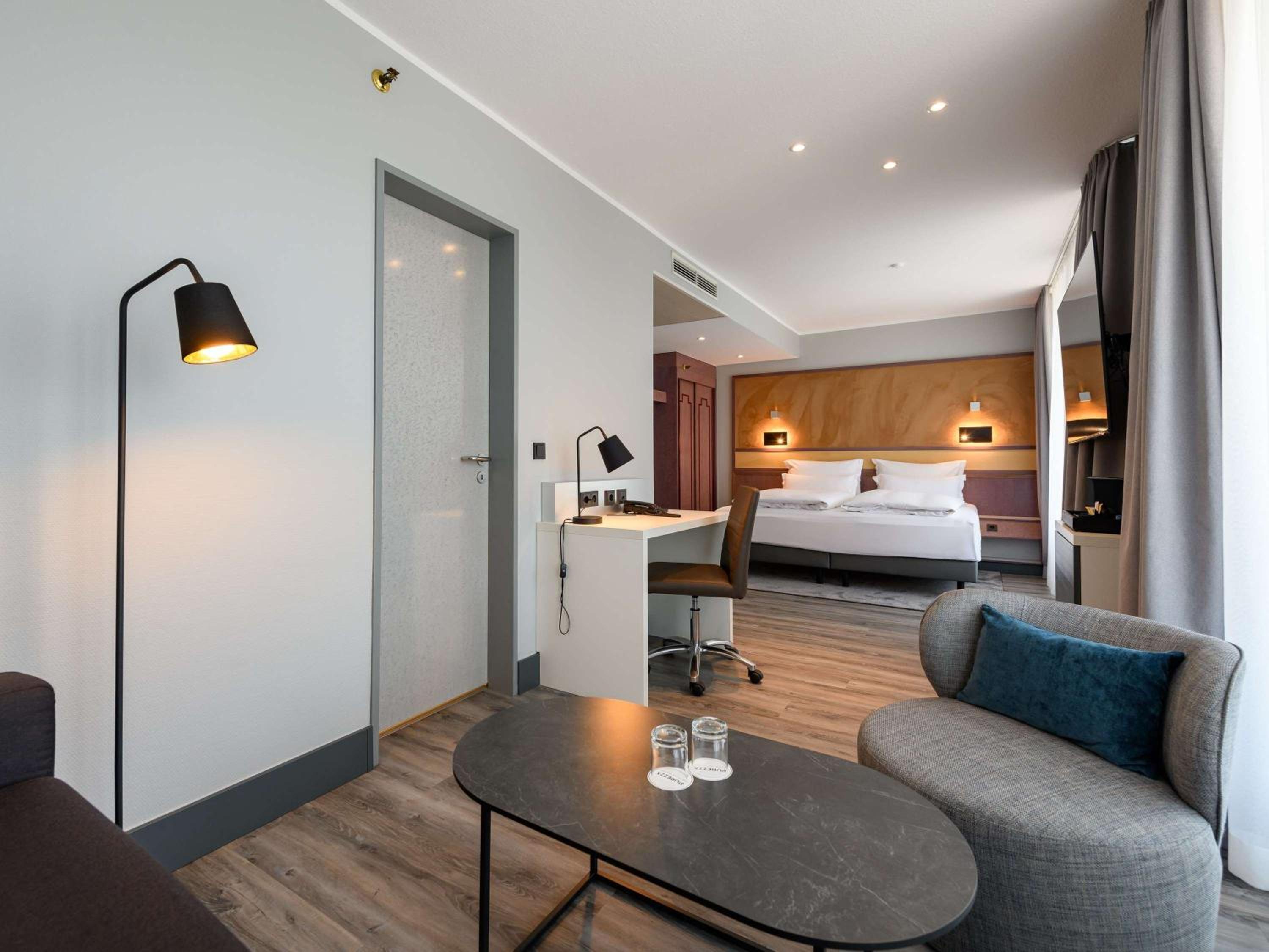 Standard Double Room - Photo 9
