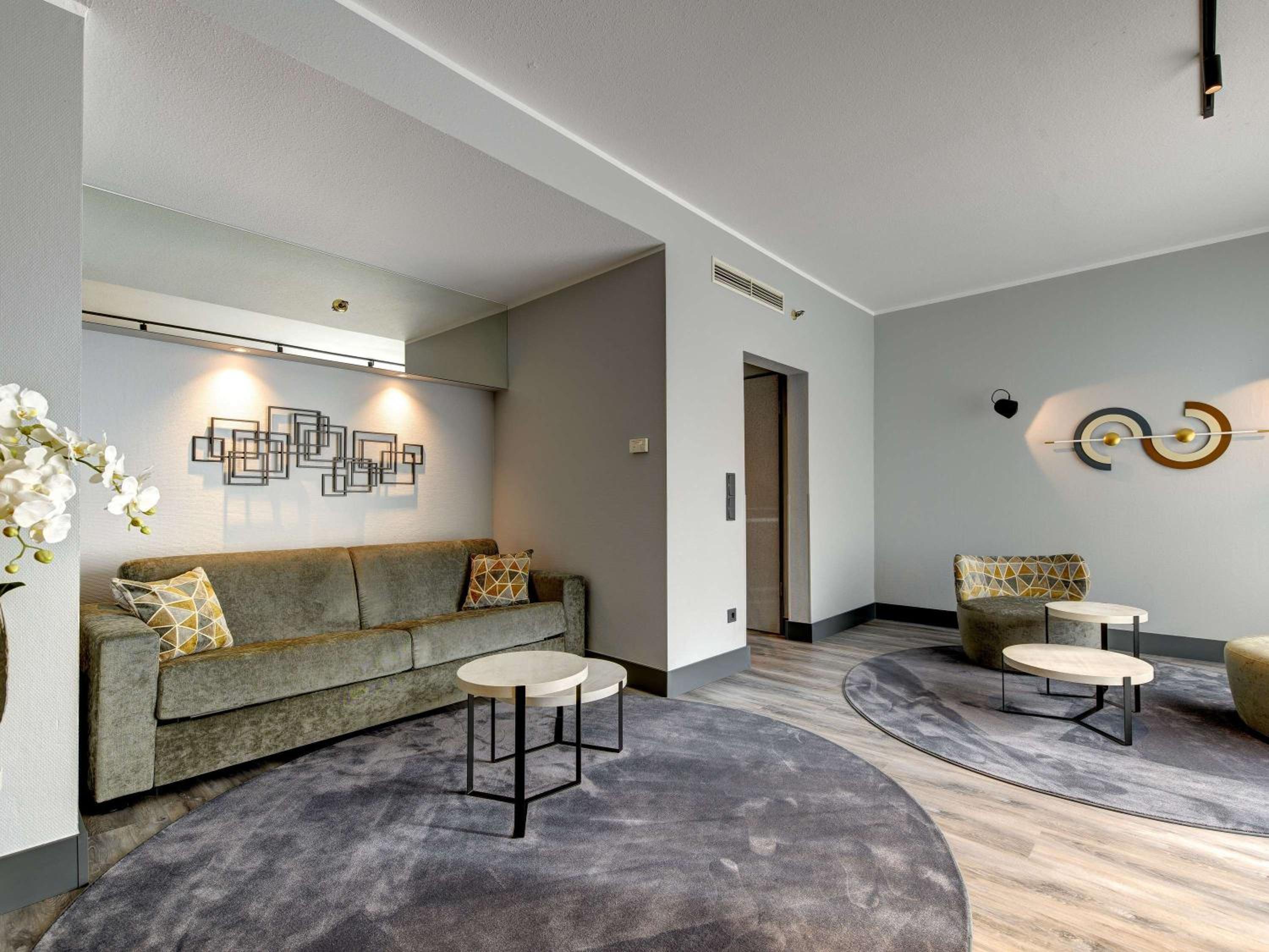 Executive Suite with King bed - Photo 9