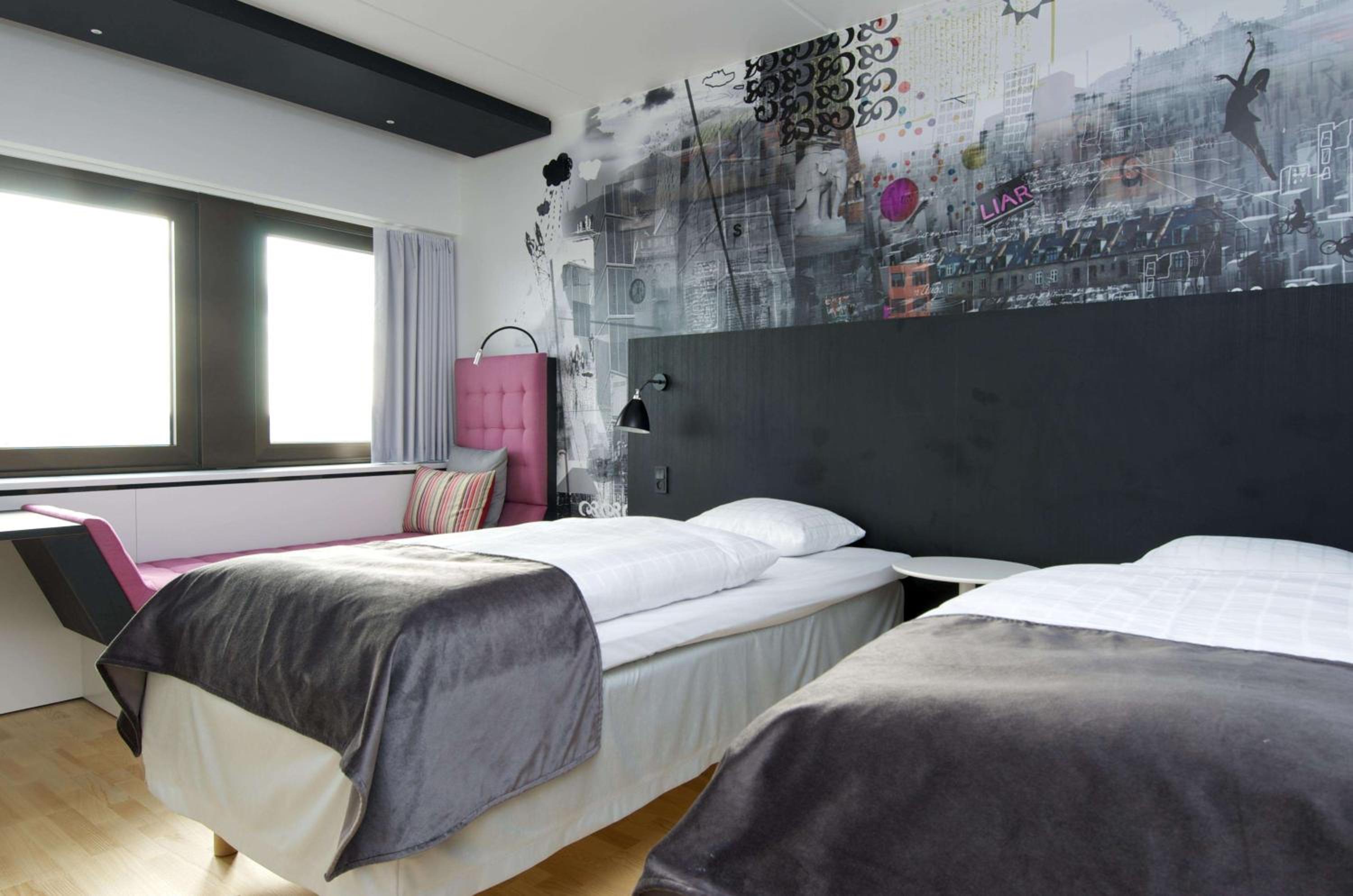 Standard Twin Room - Photo 1