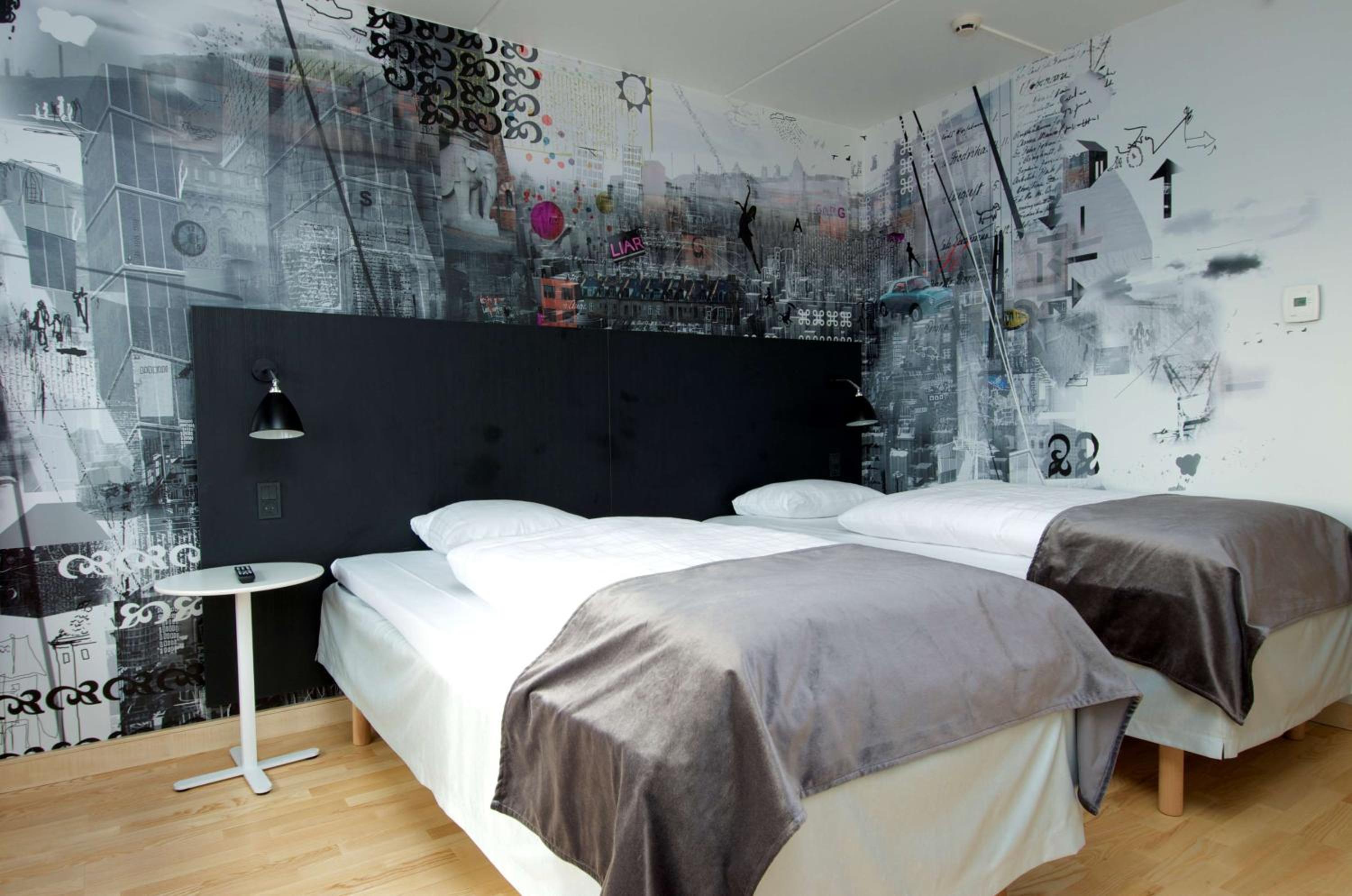 Standard Twin Room - Photo 8