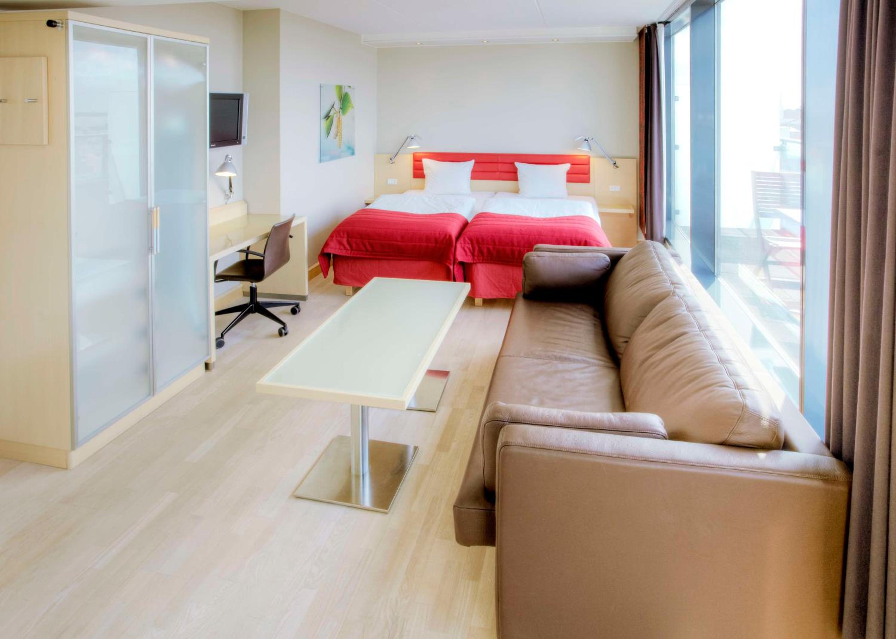 Junior Suite with Sea View - Photo 6