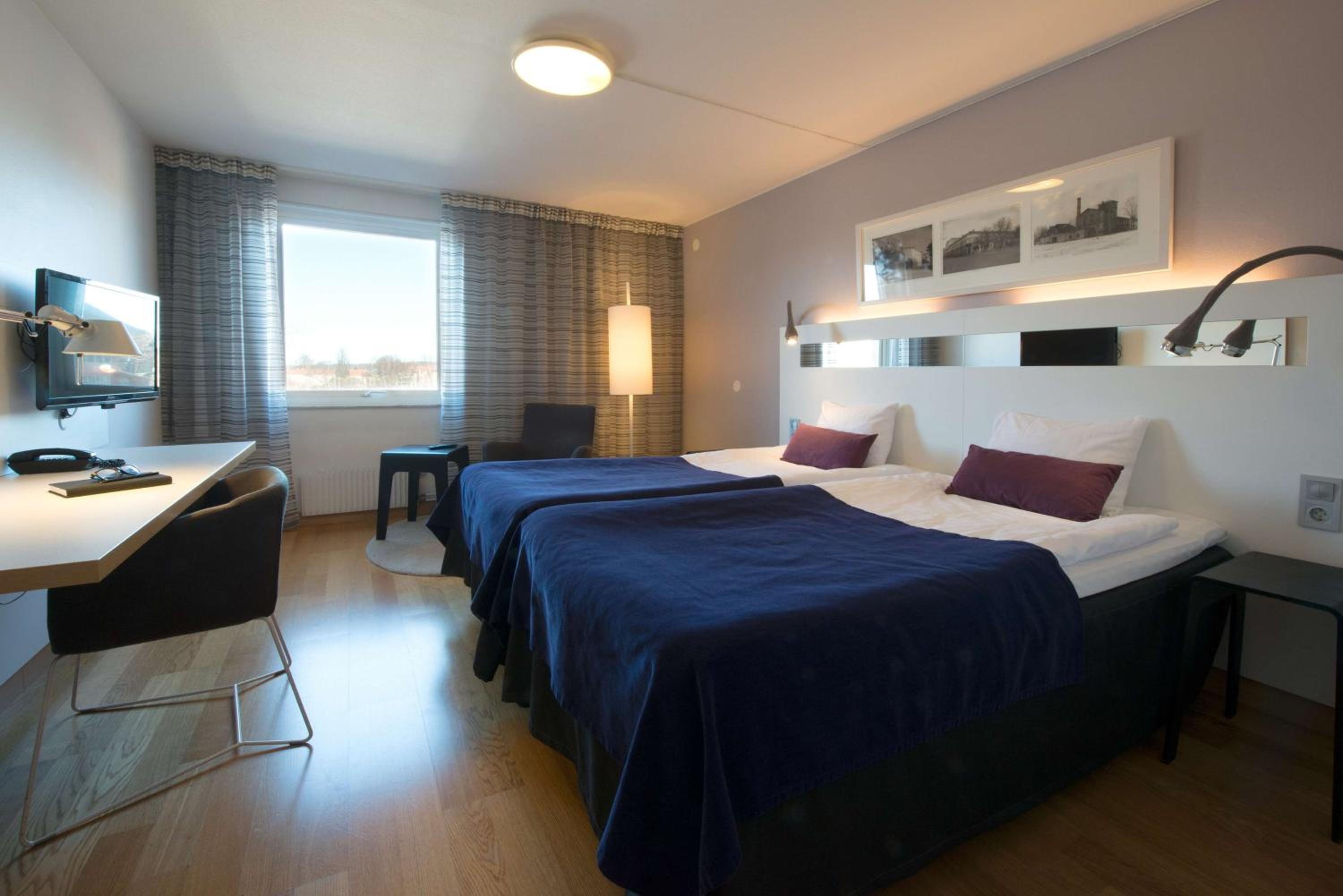 Standard Twin Room - Photo 1