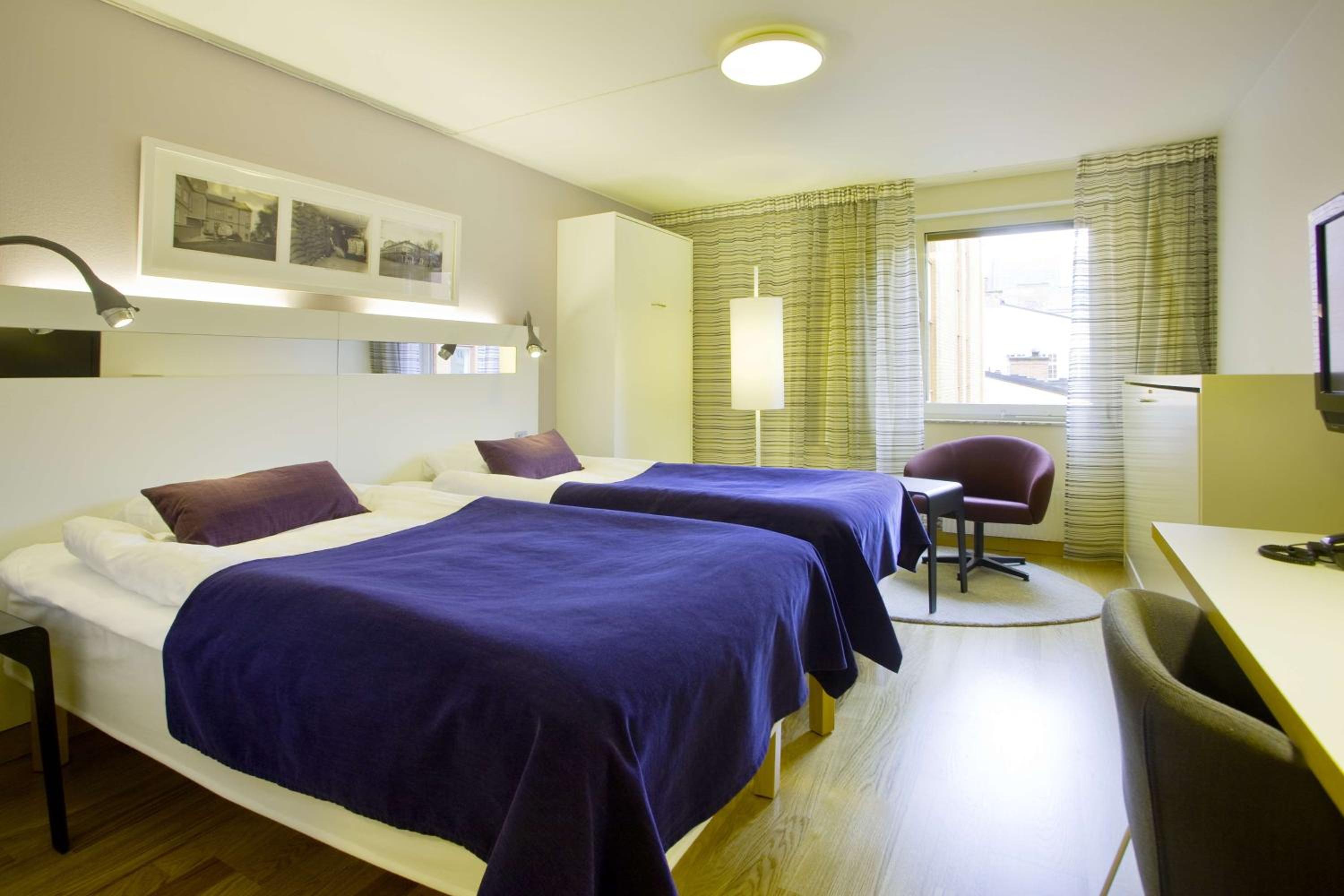 Standard Twin Room - Photo 6